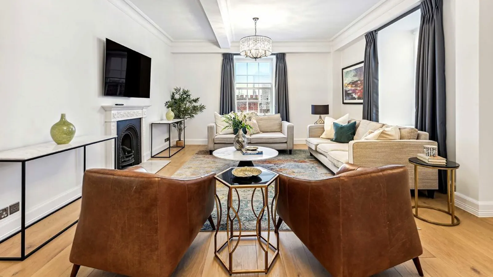 Flat Grosvenor Square in City of Westminster