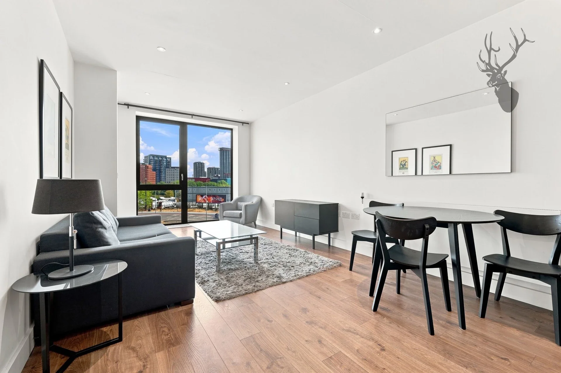 Flat Court Yard in Greater London