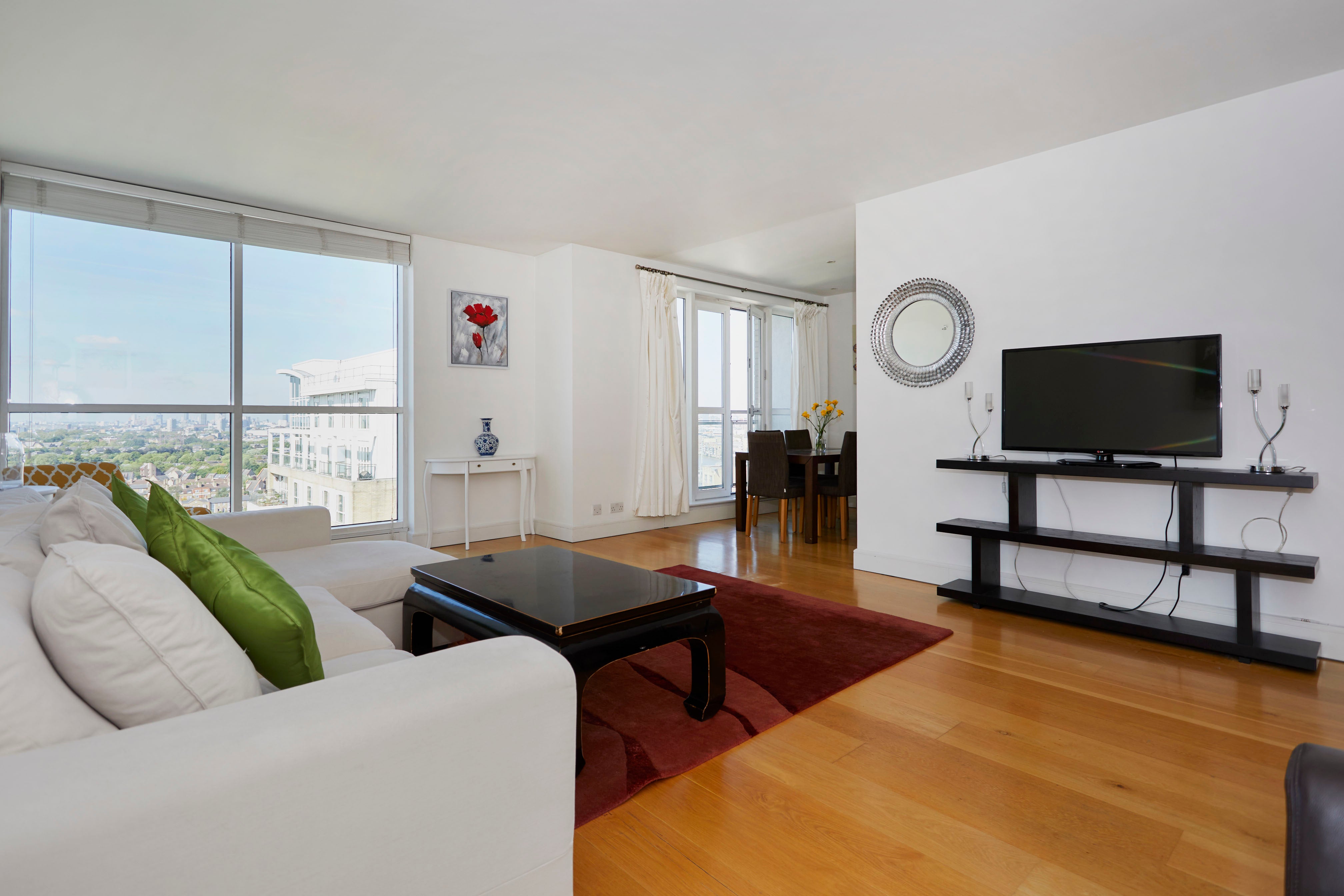 Flat Westferry Circus in Greater London