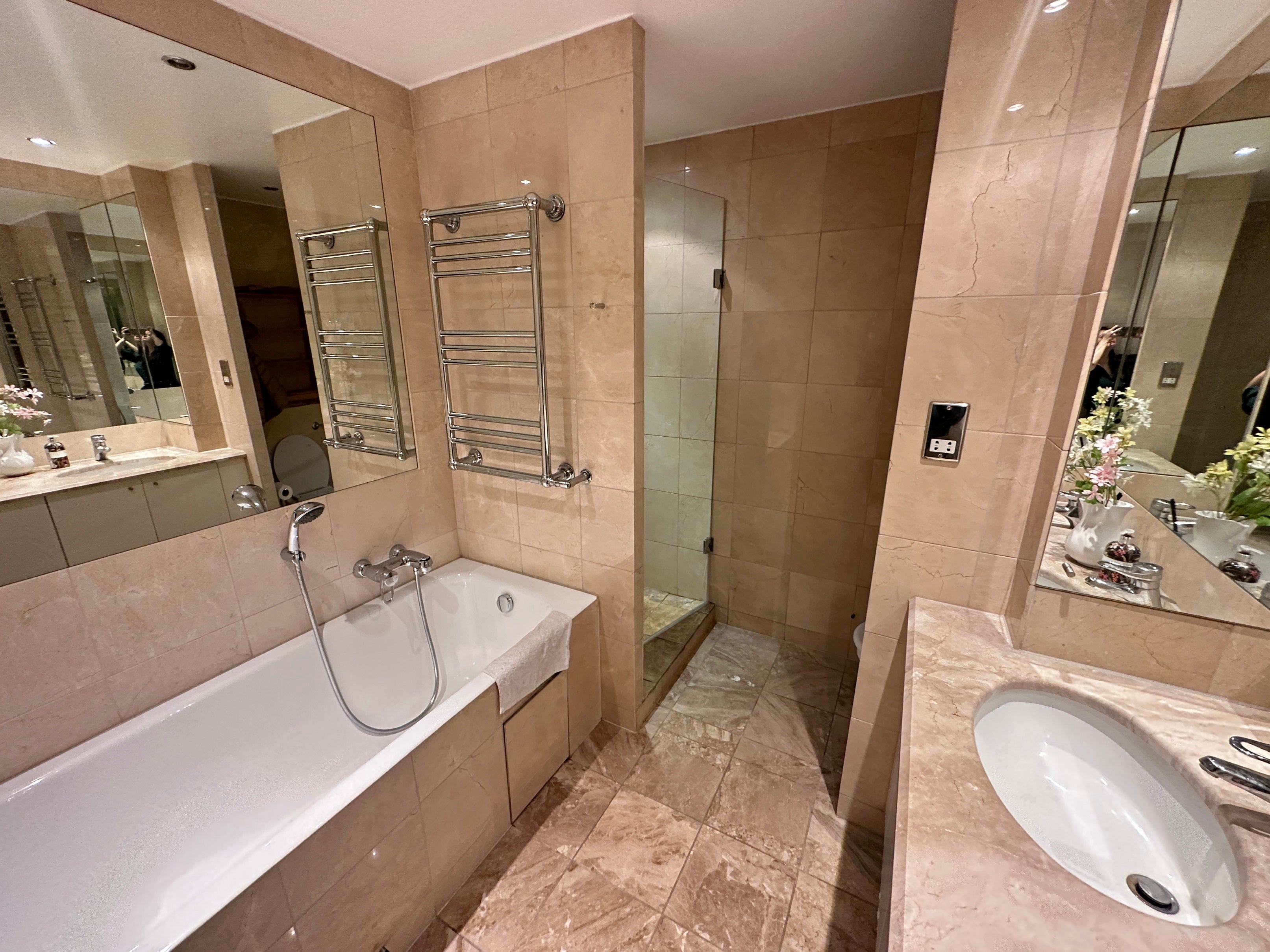 Flat Westferry Circus in Greater London