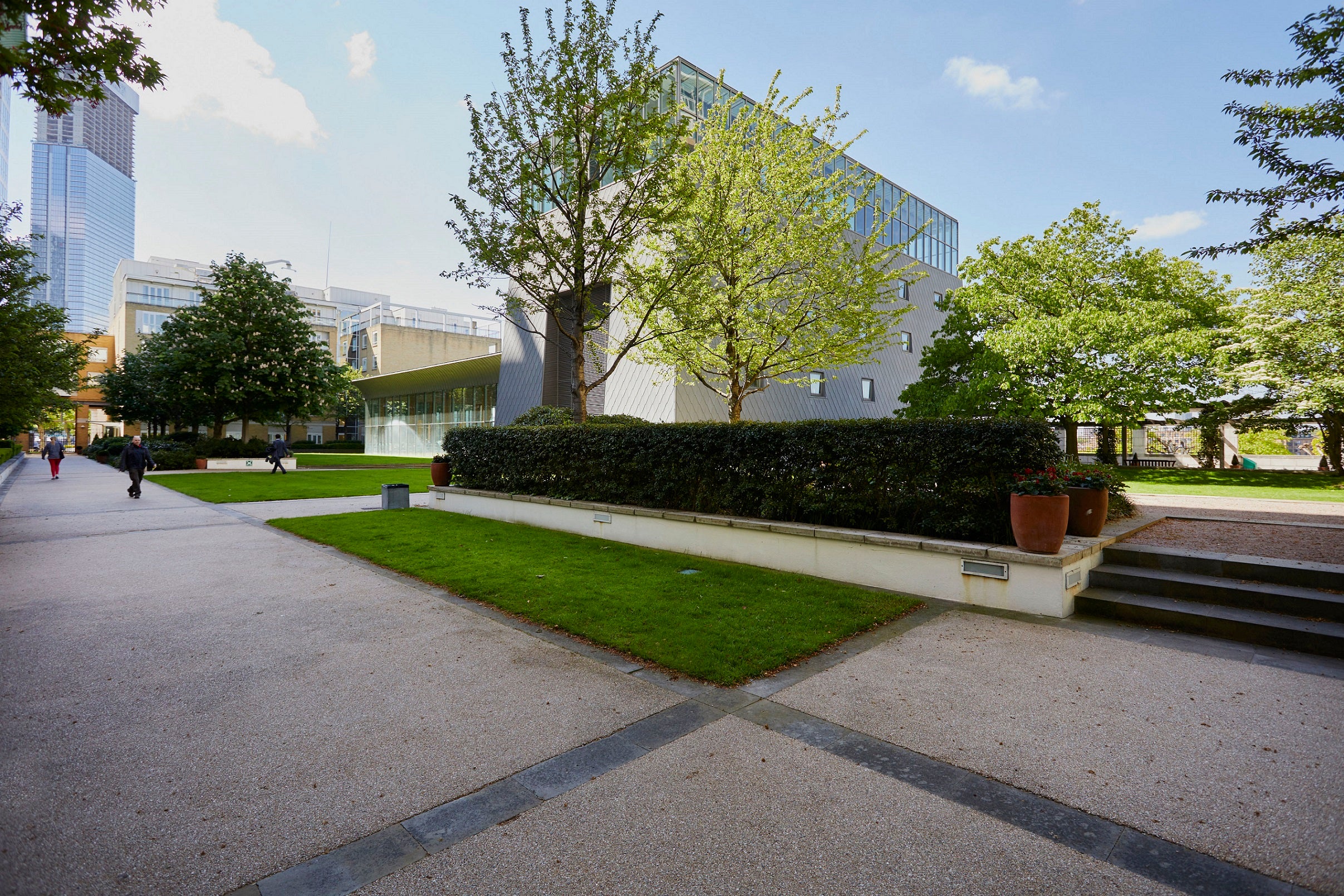 Flat Westferry Circus in Greater London