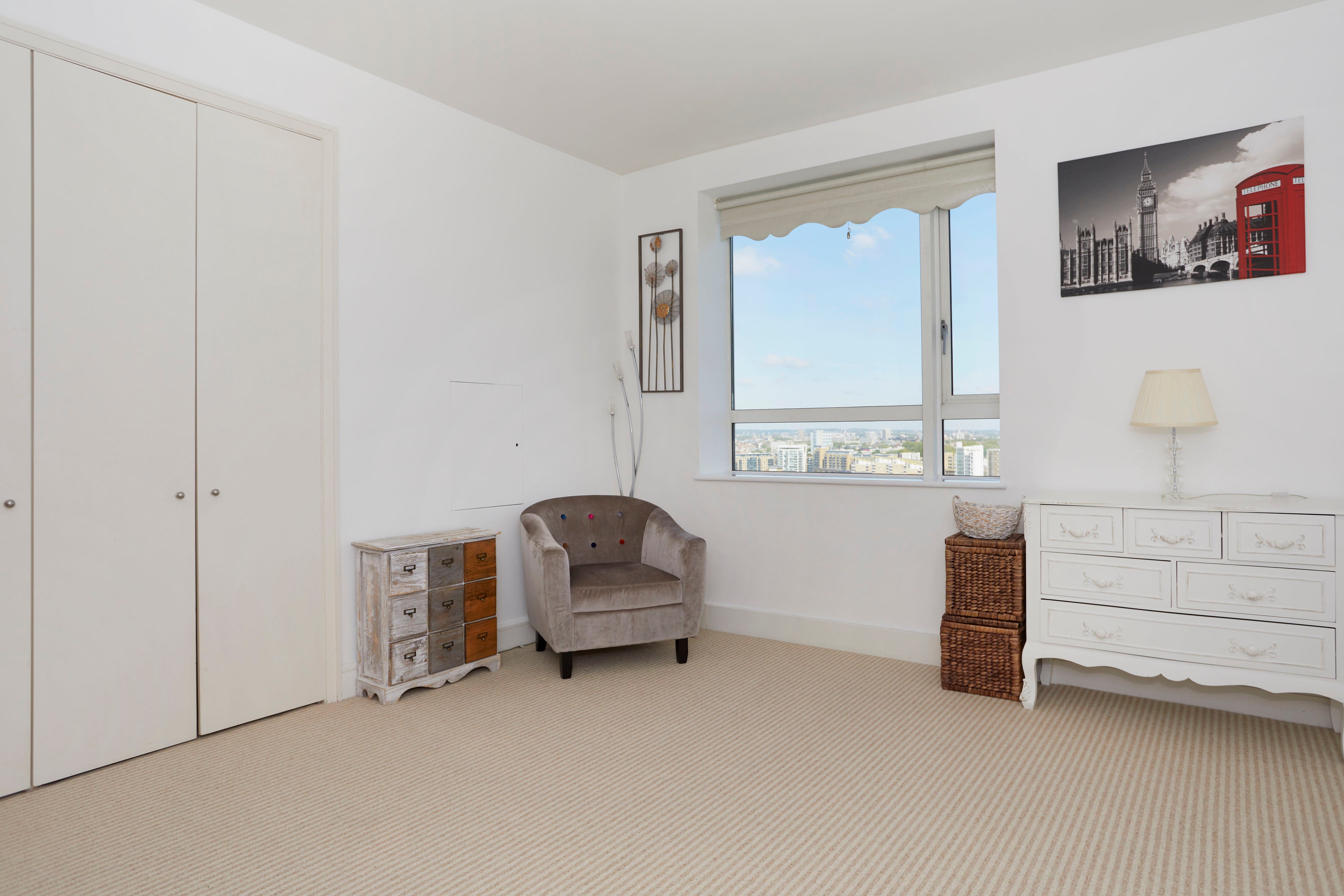 Flat Westferry Circus in Greater London