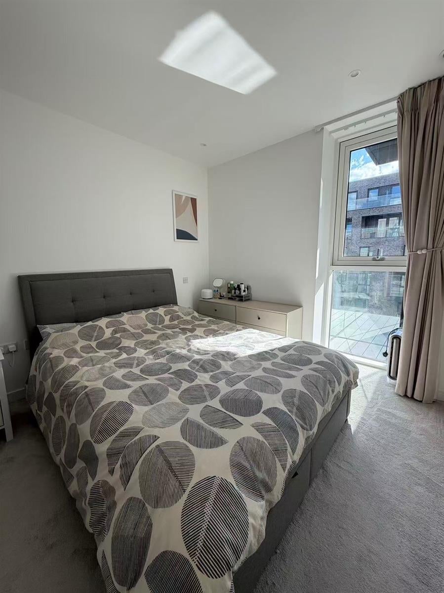 Flat Scrimgoeur Place in Greater London
