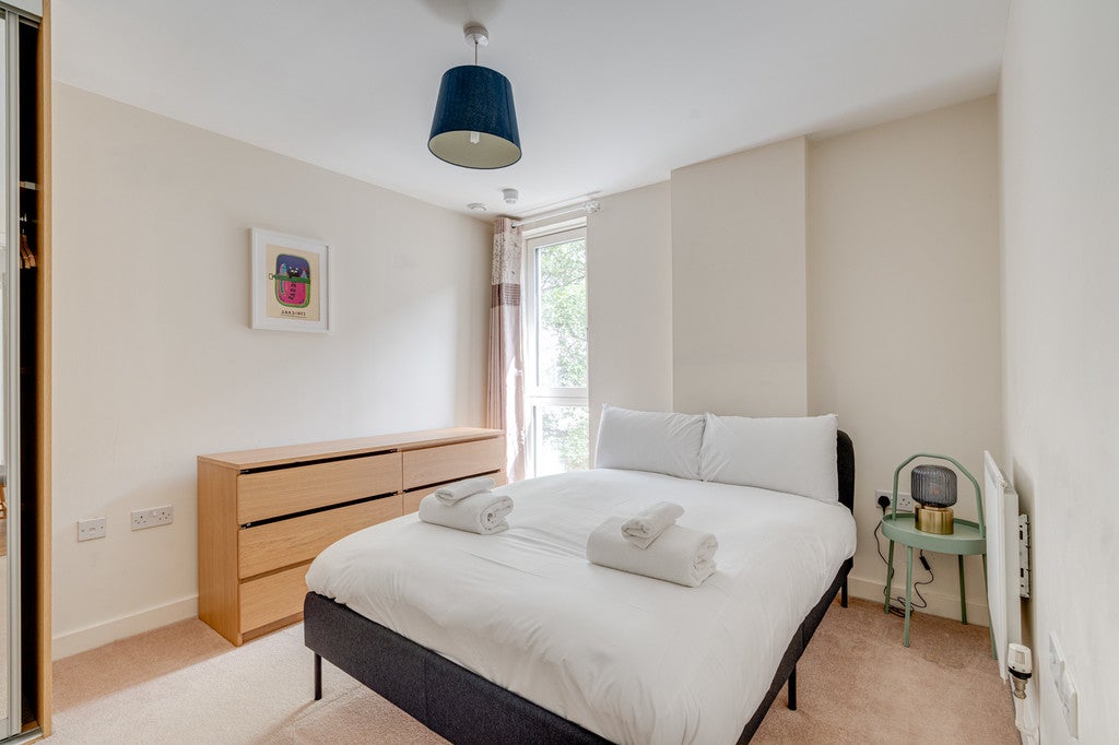 Flat Wiltshire Row in Greater London