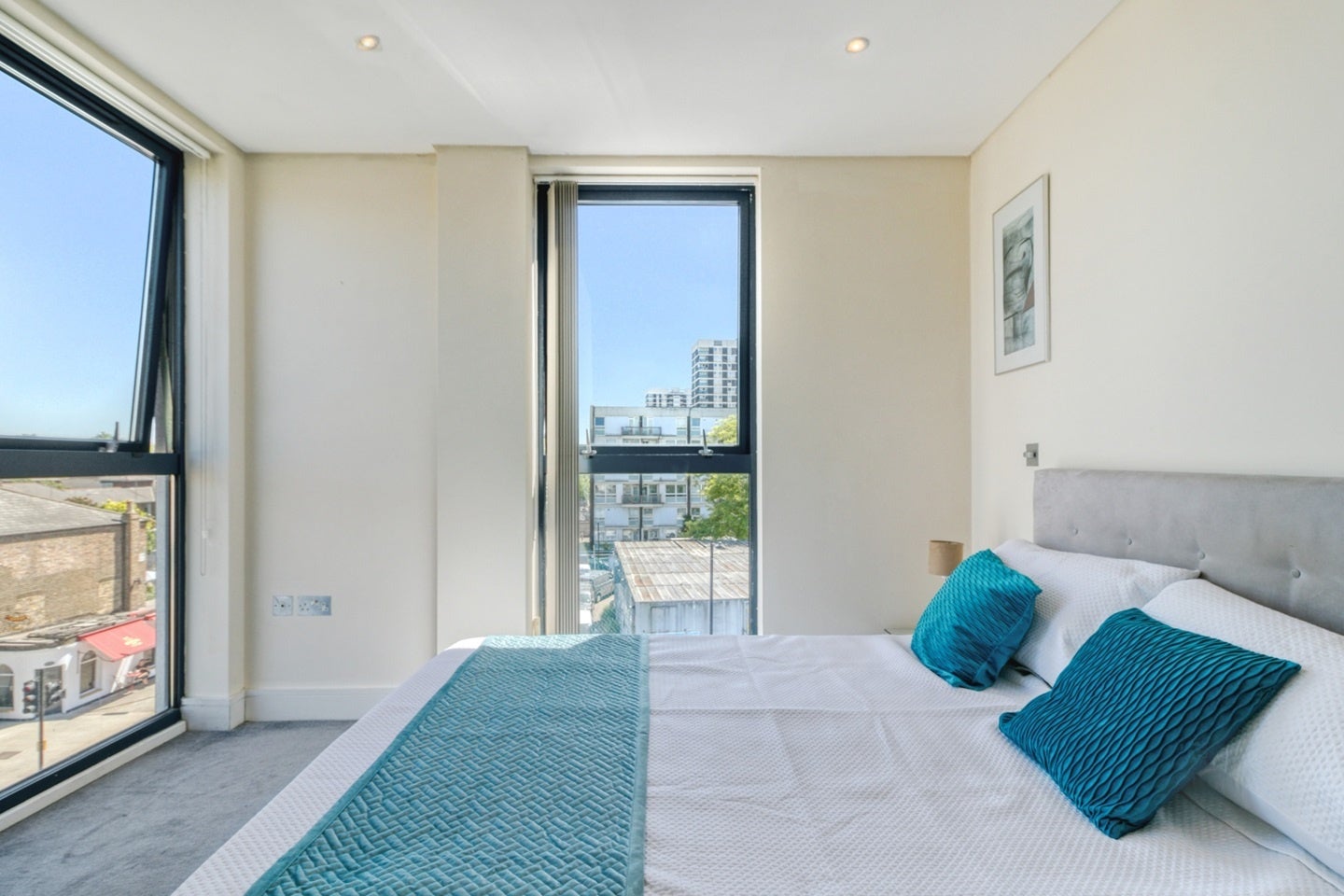 Flat Downham Road in Greater London