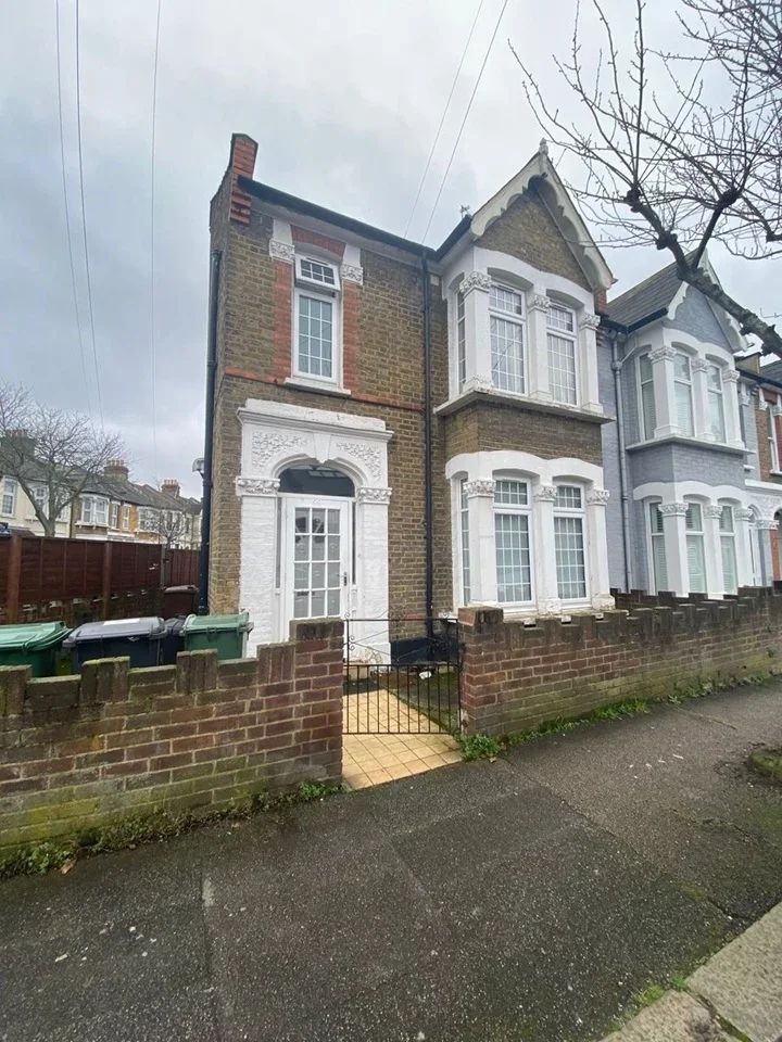 House St Mary's Road in Greater London