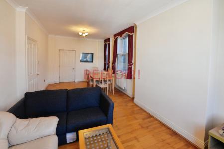 Flat Canute Road in Southampton