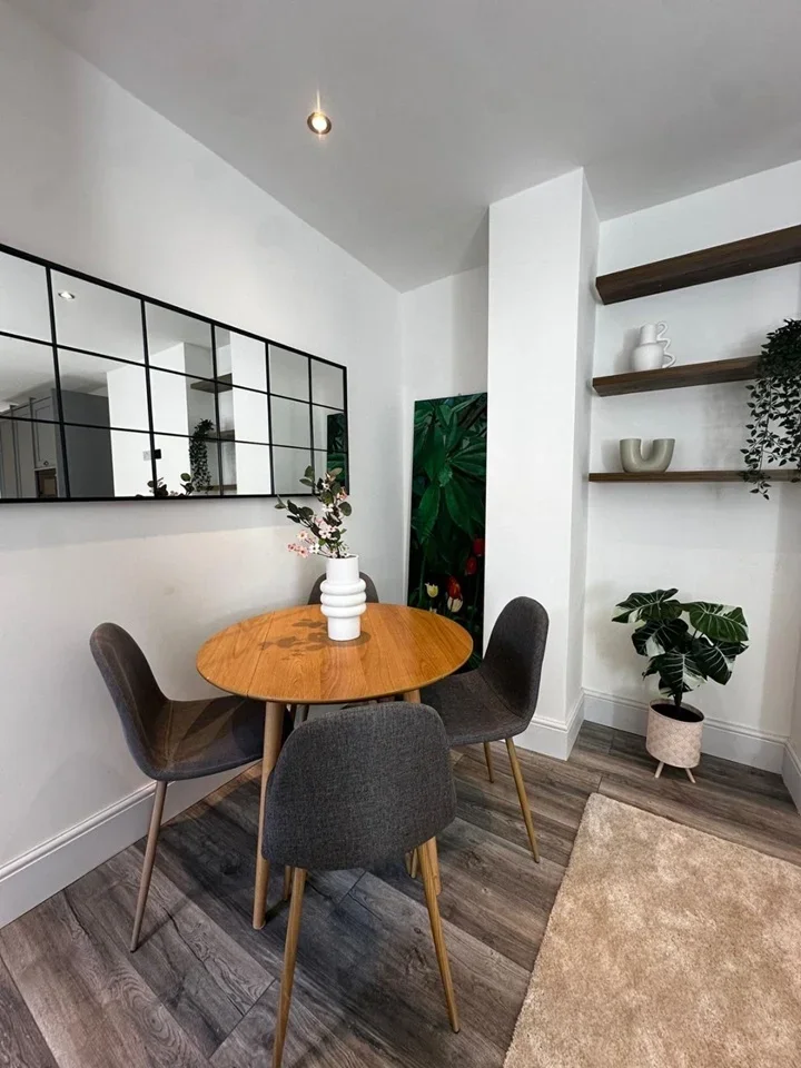 Flat Brancaster Road in Greater London
