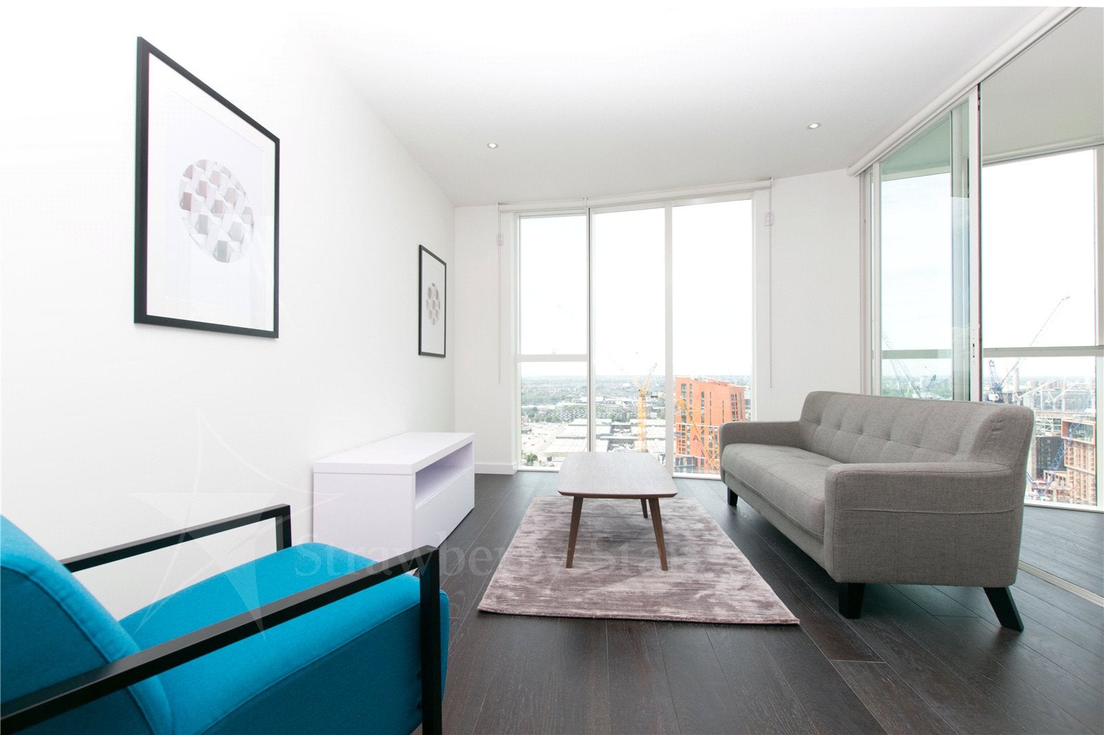 Flat Wyvil Road in Greater London