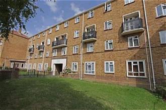 Room Mornington Road in Greater London