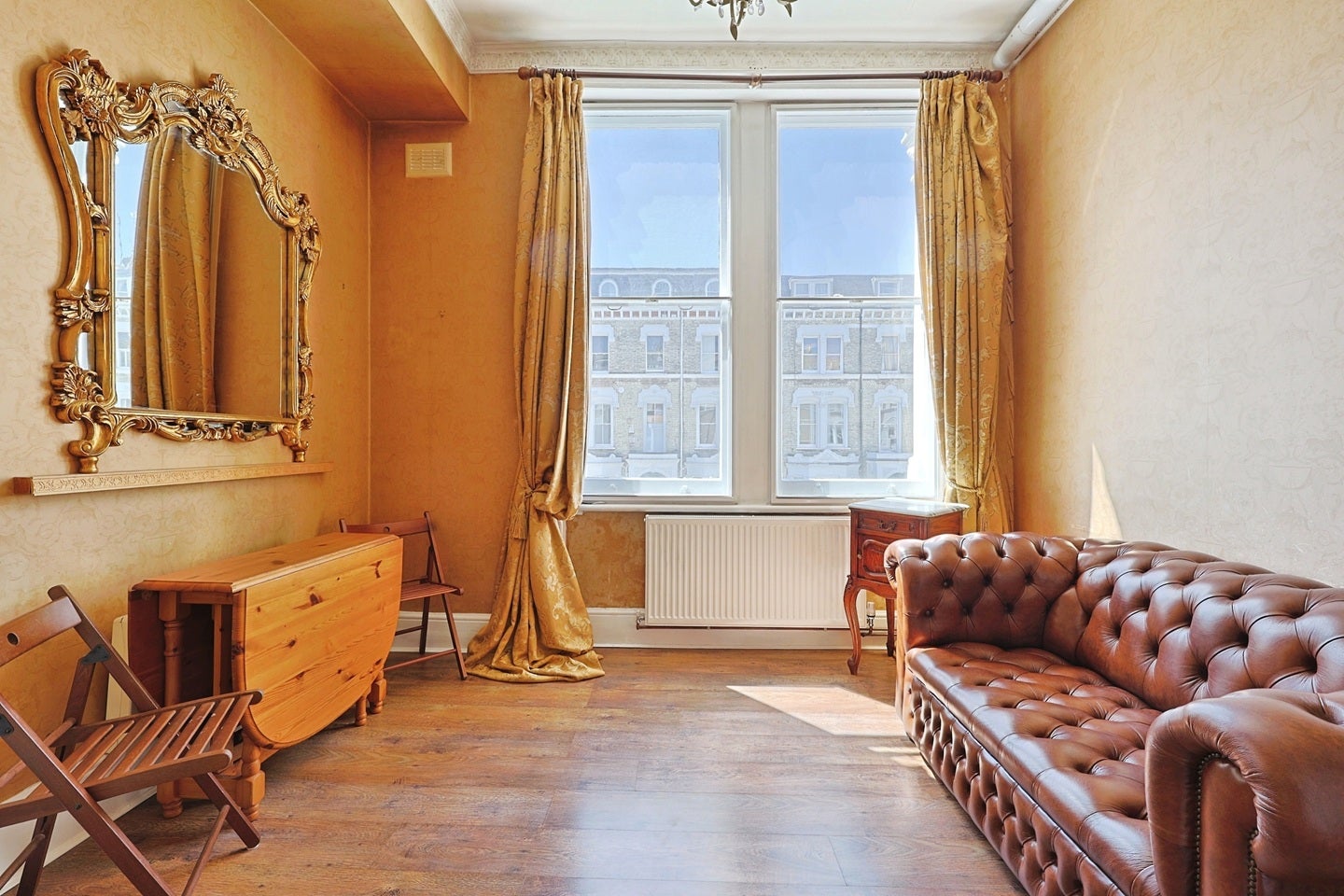 Flat Sinclair Road in Greater London
