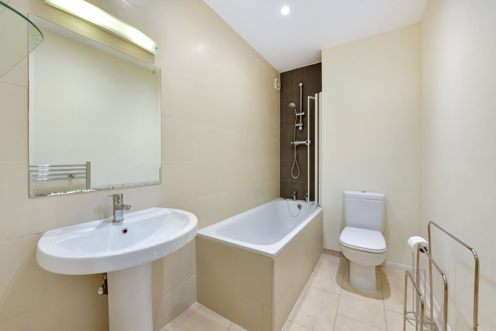 Flat Tachbrook Street in City of Westminster