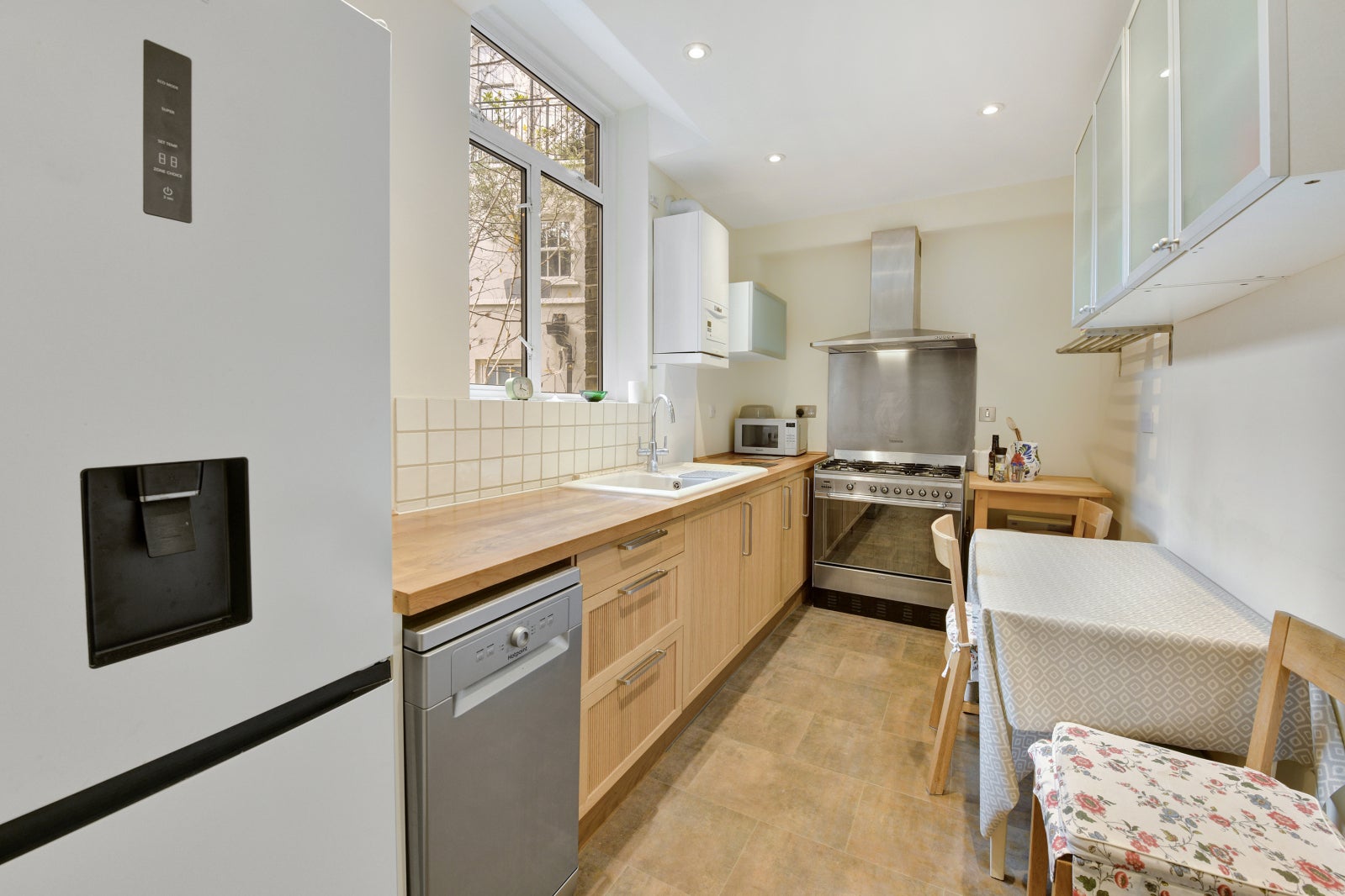 Flat Tachbrook Street in City of Westminster