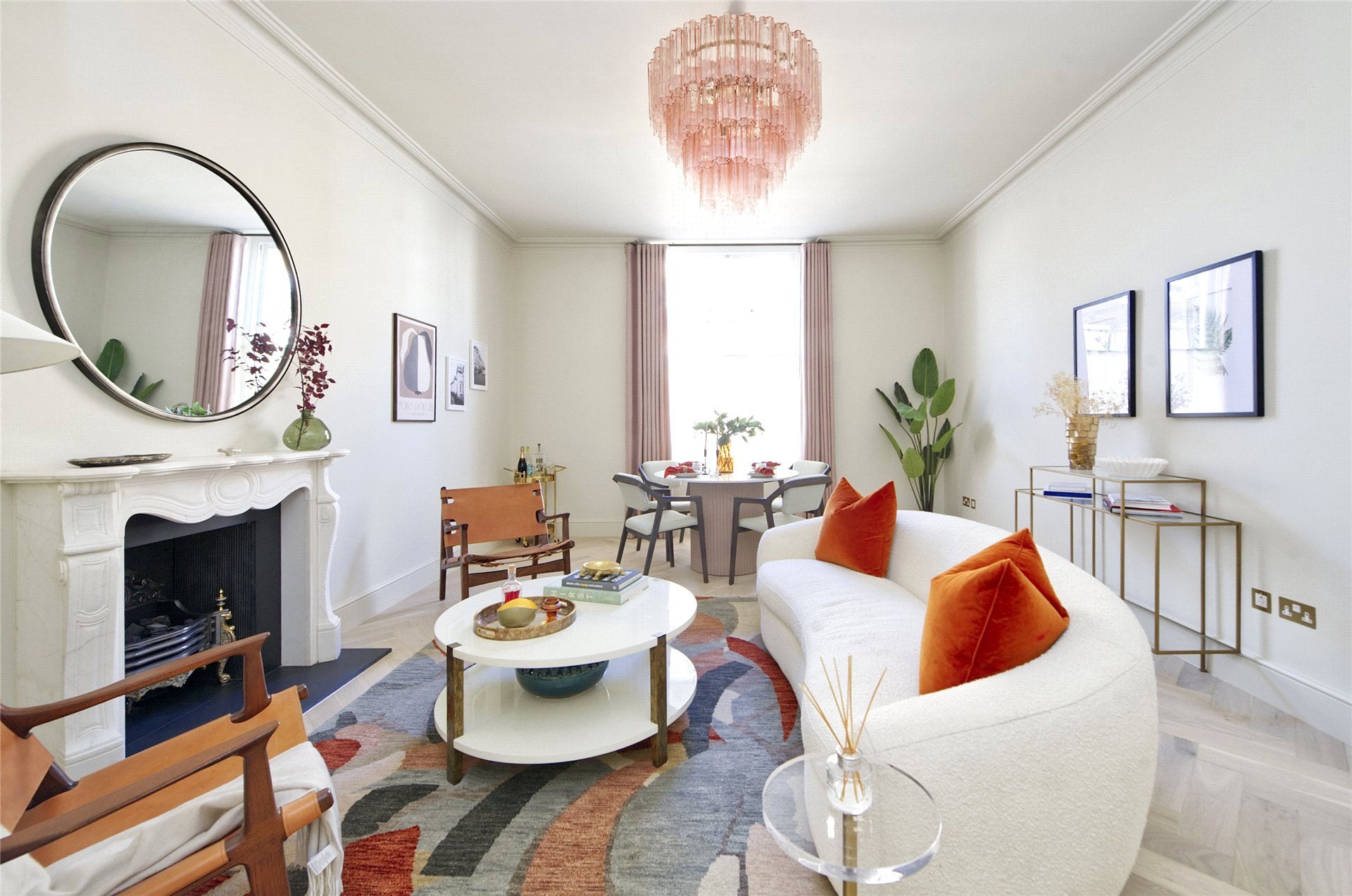 Flat Pembridge Gardens in Greater London