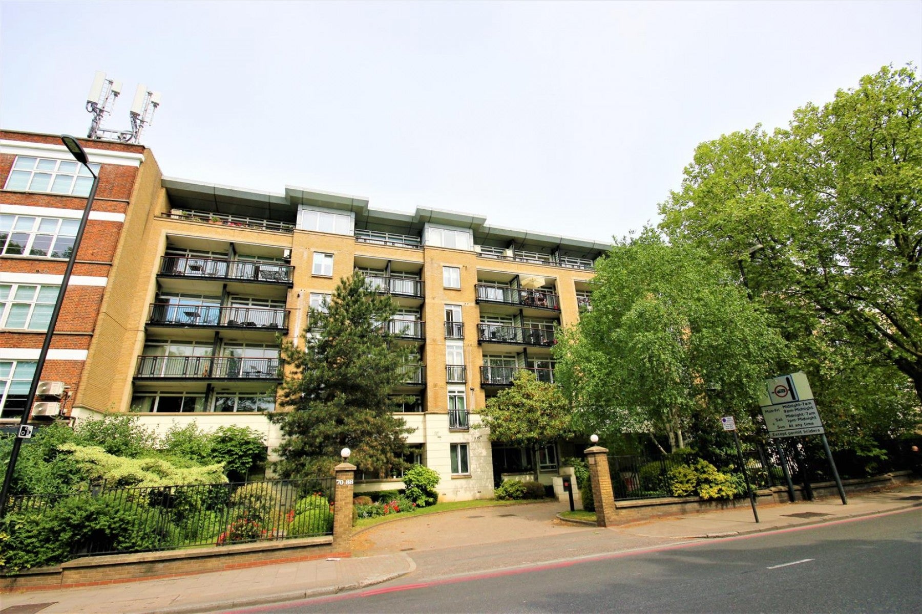 Flat Pentonville Road in Greater London