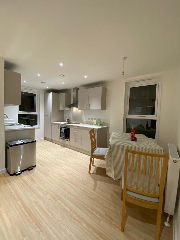 Room Thorneycroft Close in Bristol