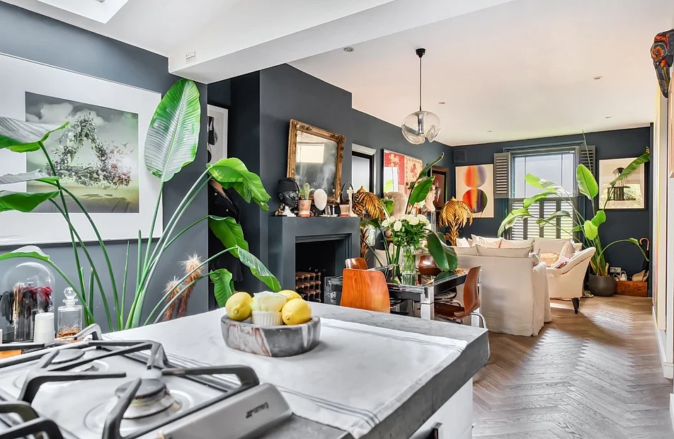 Flat Lothrop Street in City of Westminster
