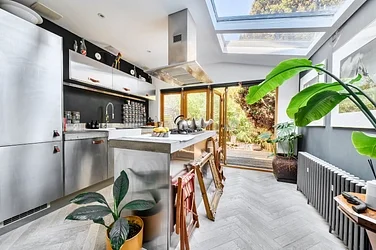 Flat Lothrop Street in City of Westminster