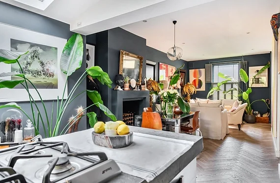 Flat Lothrop Street in City of Westminster