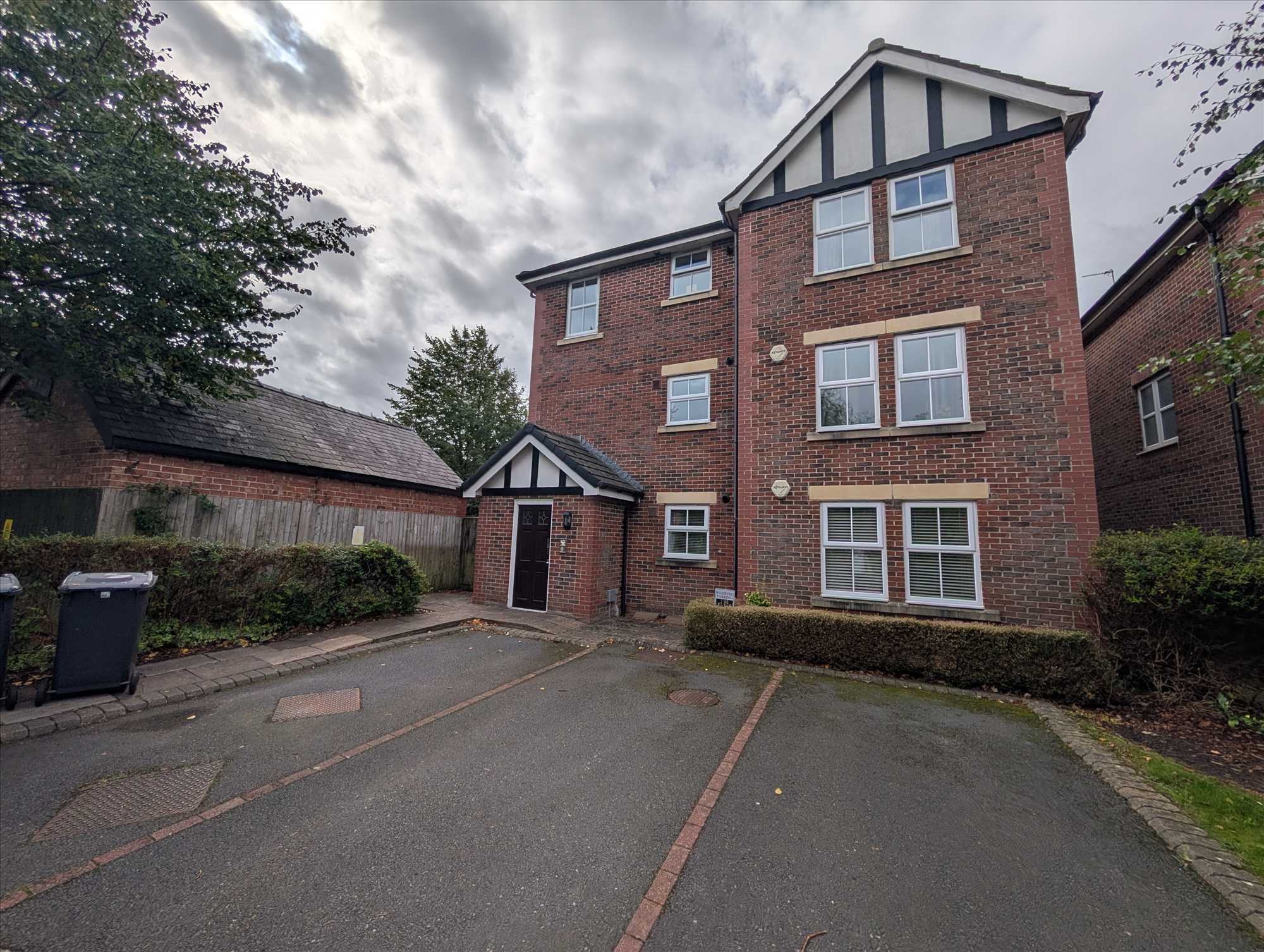 Flat Parrys Way in Borough of Wyre
