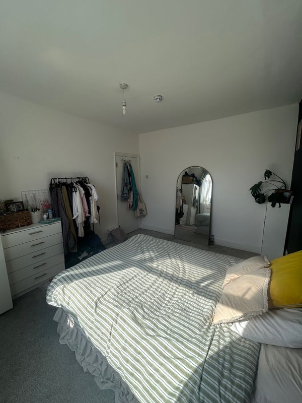 Room Perth Road in Greater London