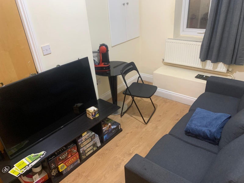 Room Hammersmith Road in Greater London