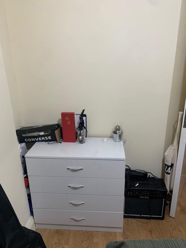 Room Hammersmith Road in Greater London