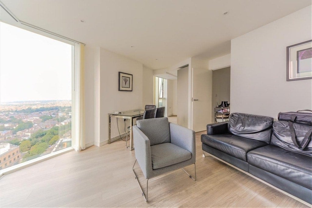 Flat Saffron Square in Greater London