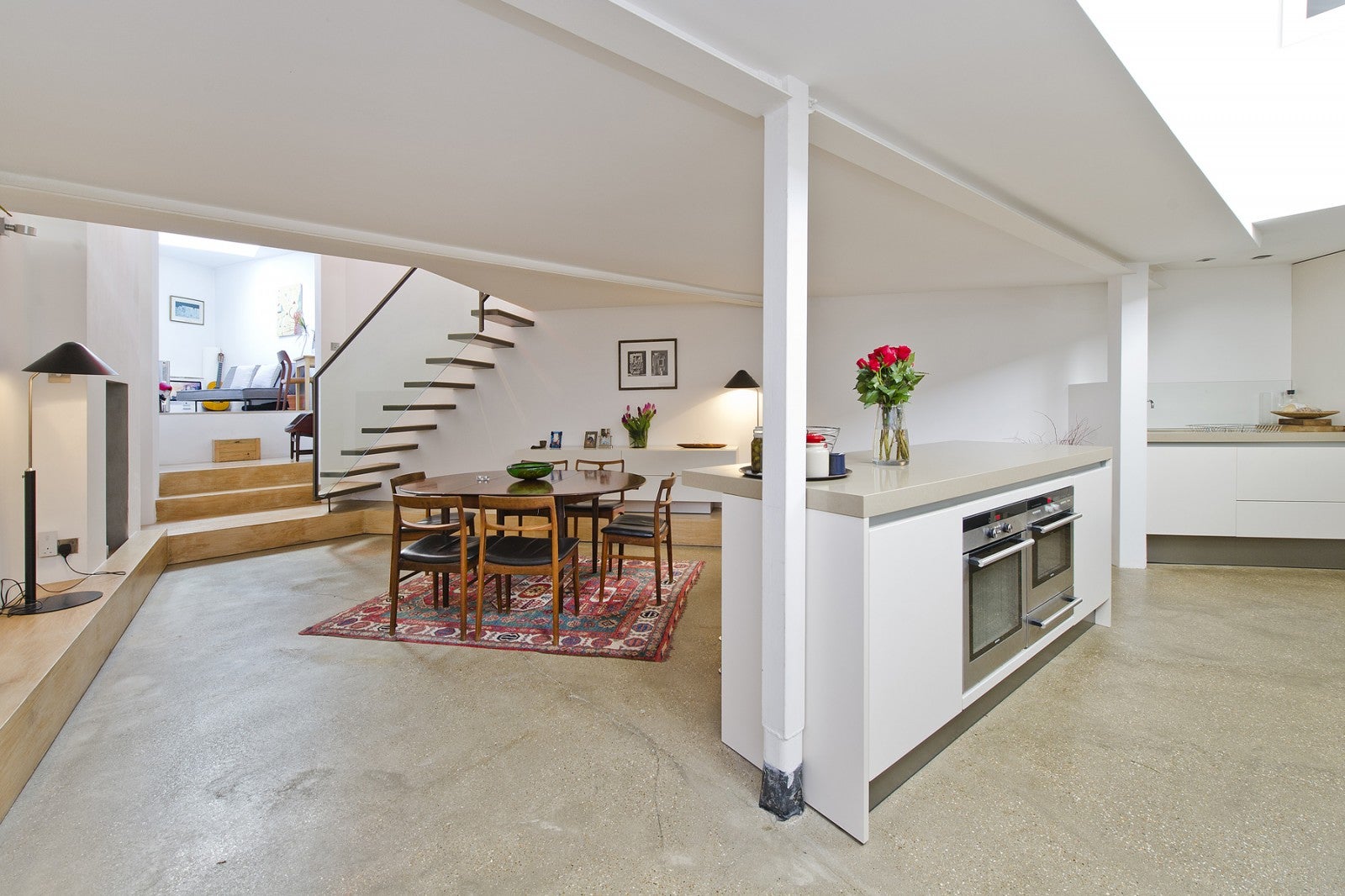 Flat Penzance Place in Greater London