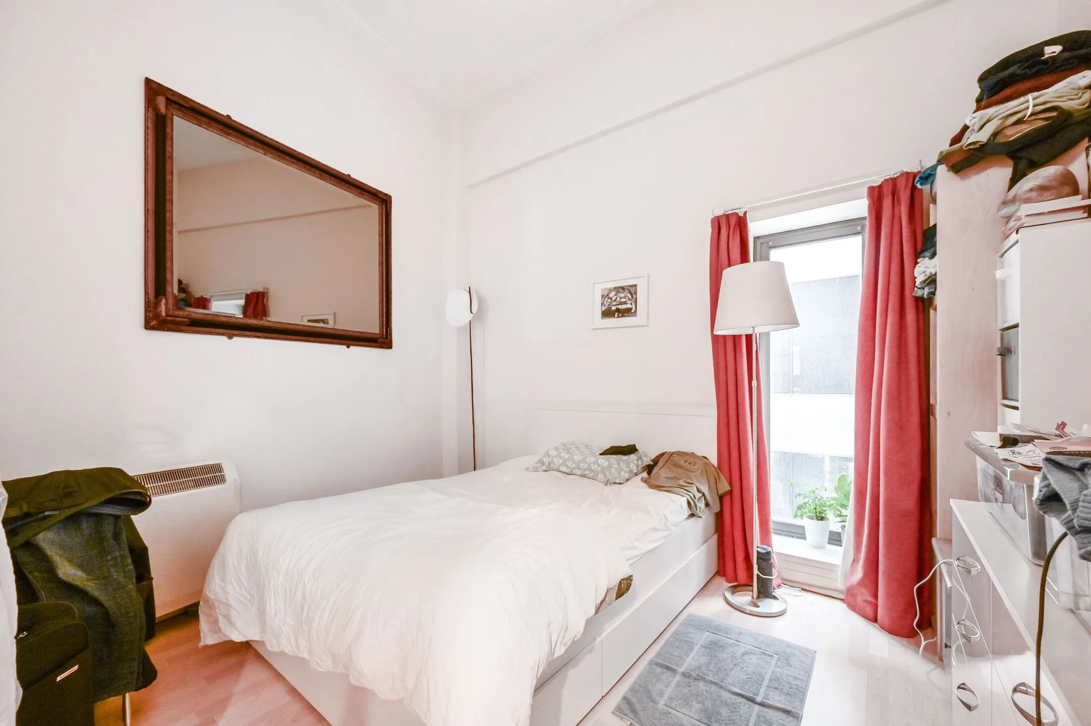 Flat Prescot Street in Greater London