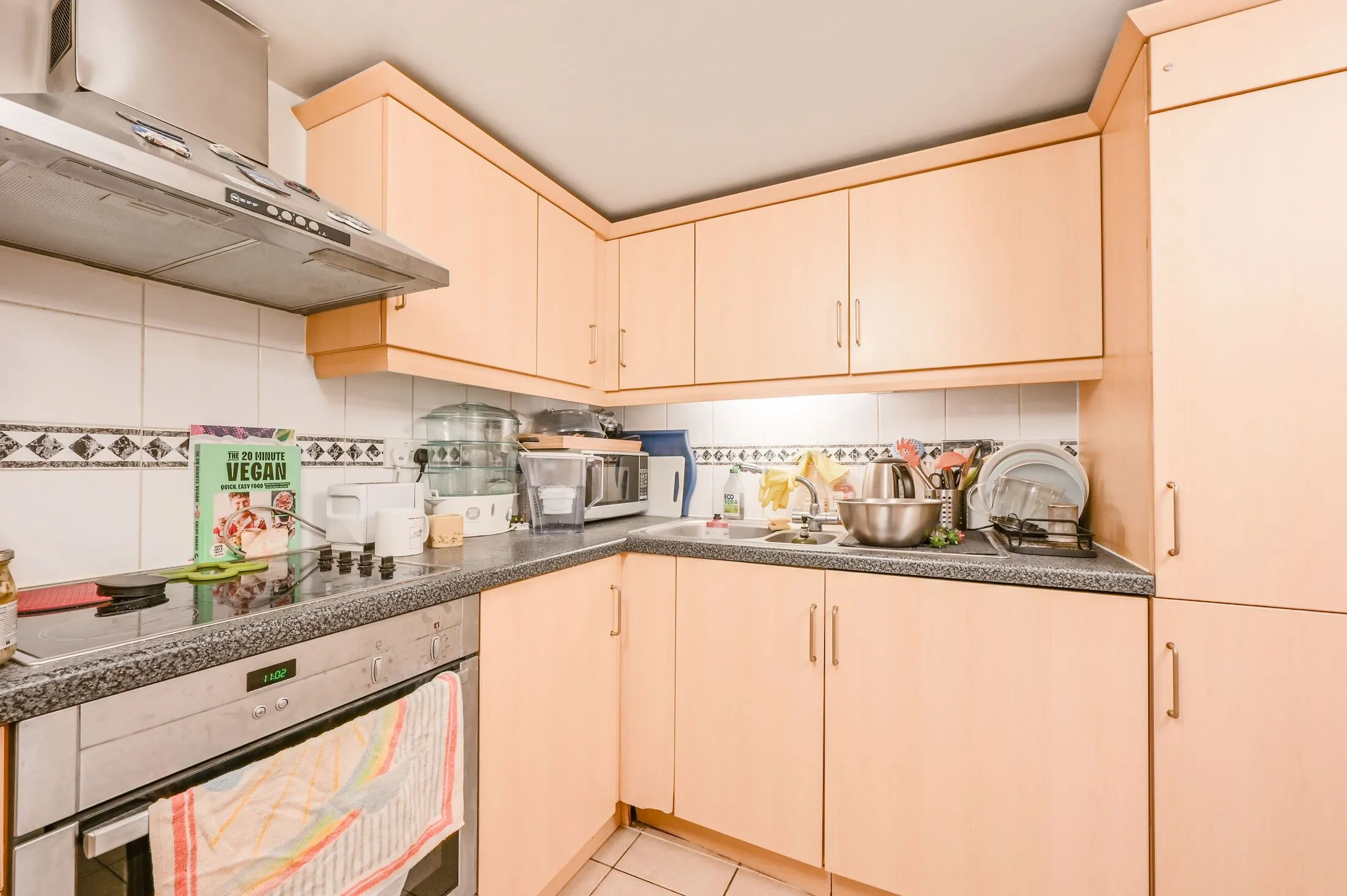Flat Prescot Street in Greater London