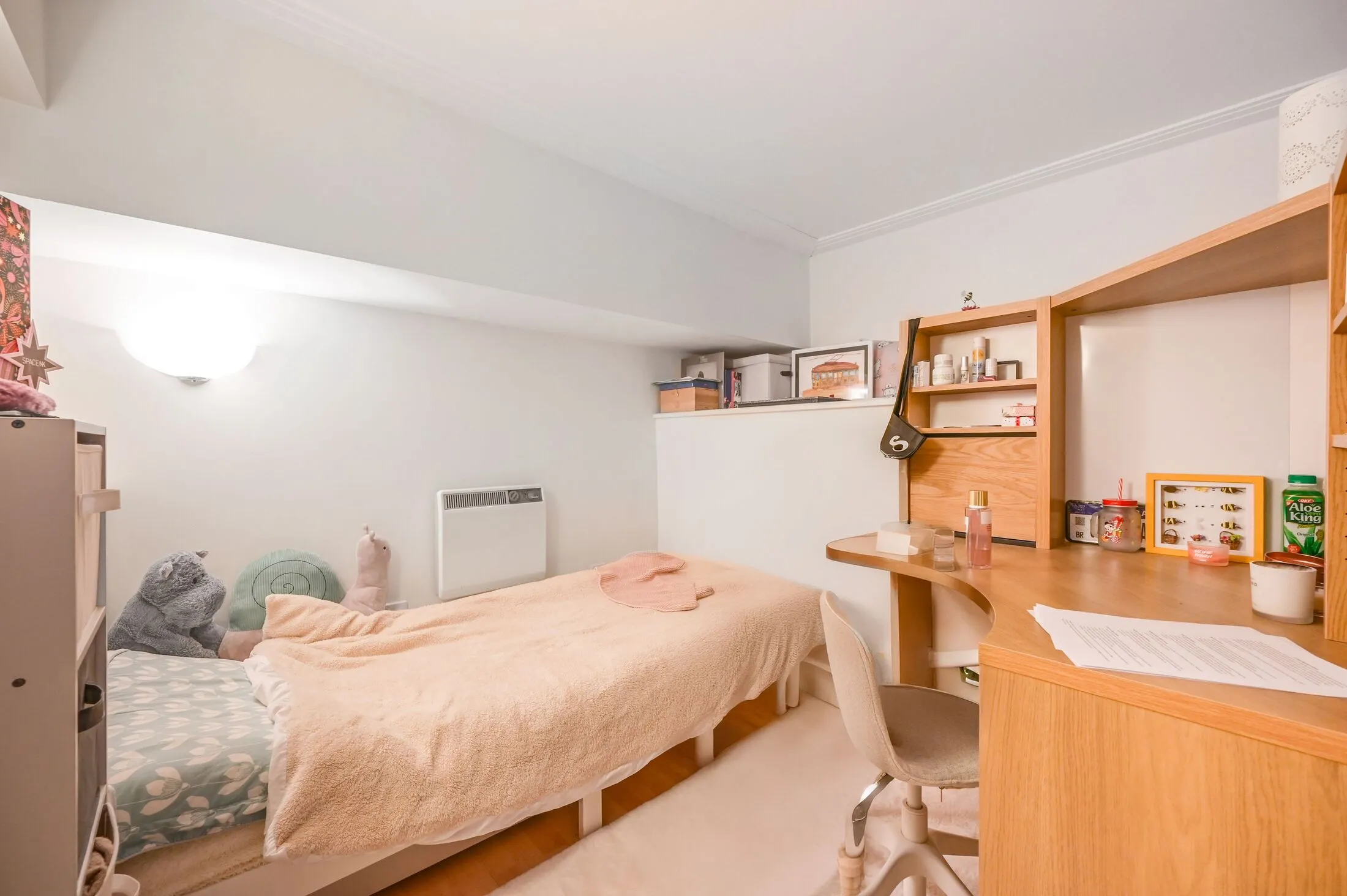 Flat Prescot Street in Greater London