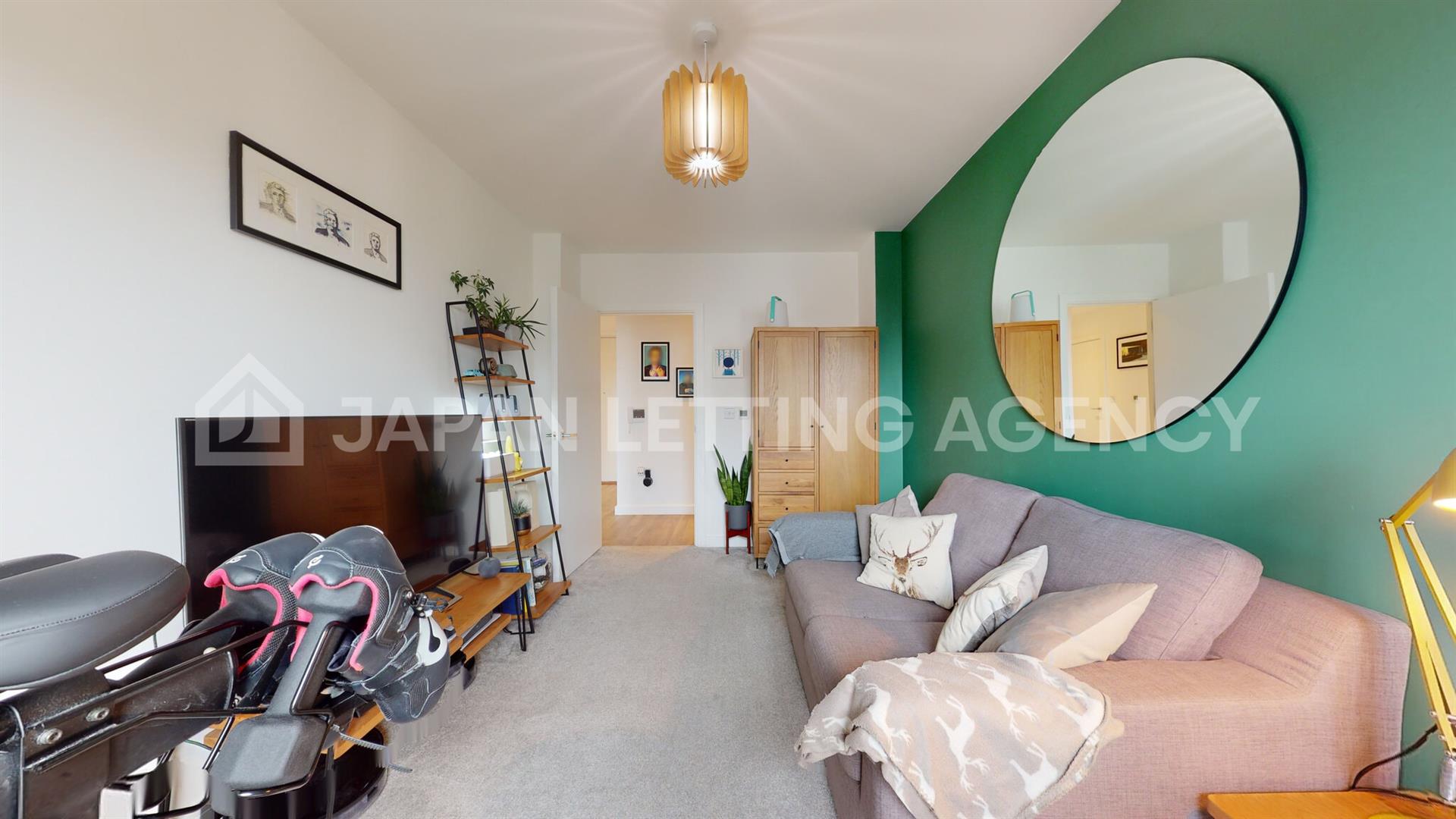 Flat Clandon Close in Greater London
