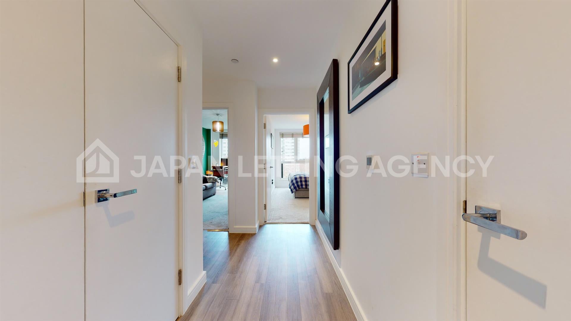 Flat Clandon Close in Greater London