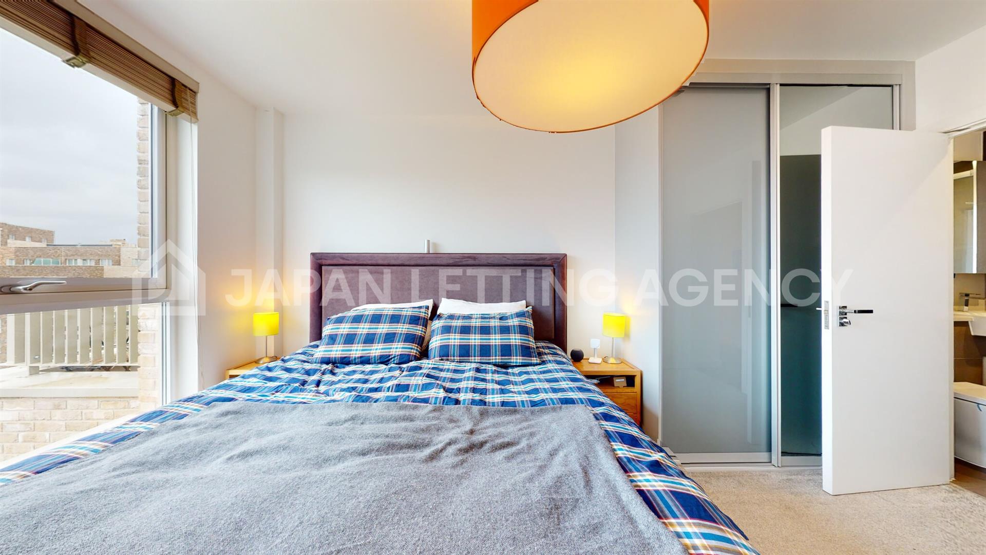Flat Clandon Close in Greater London