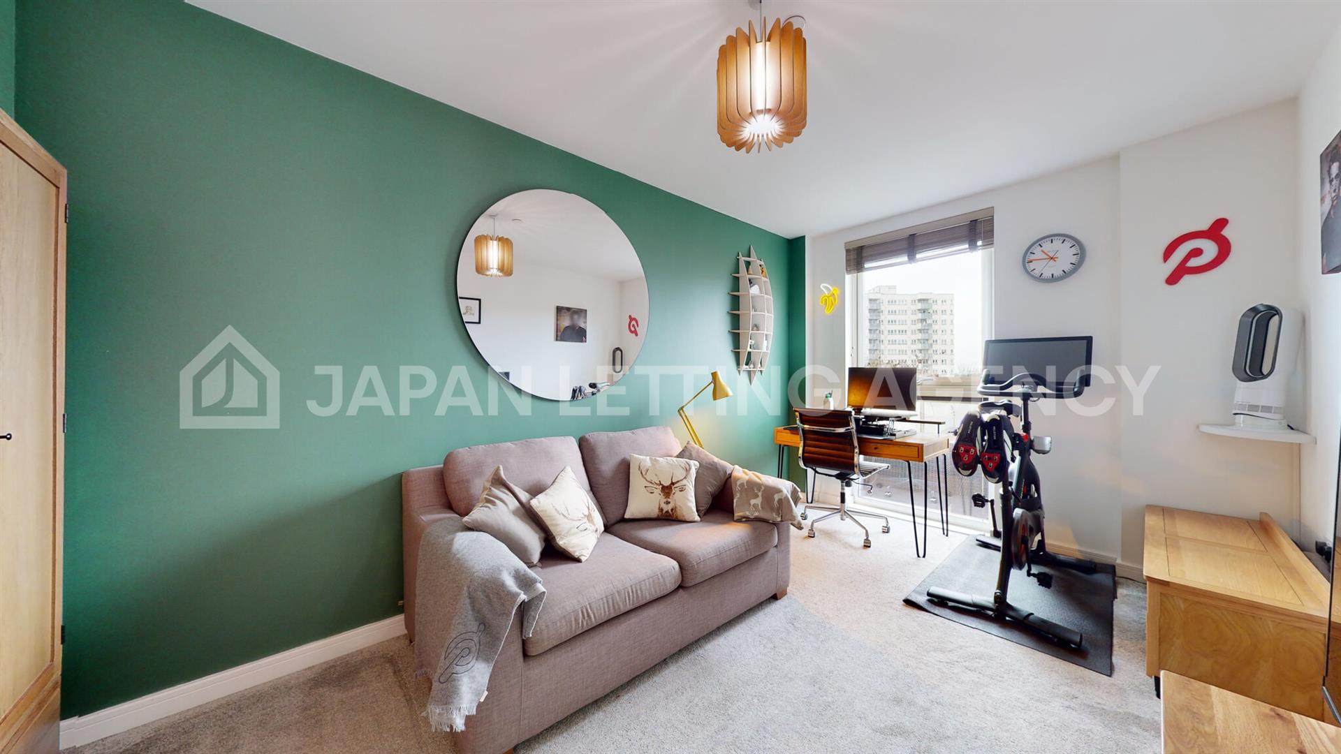 Flat Clandon Close in Greater London