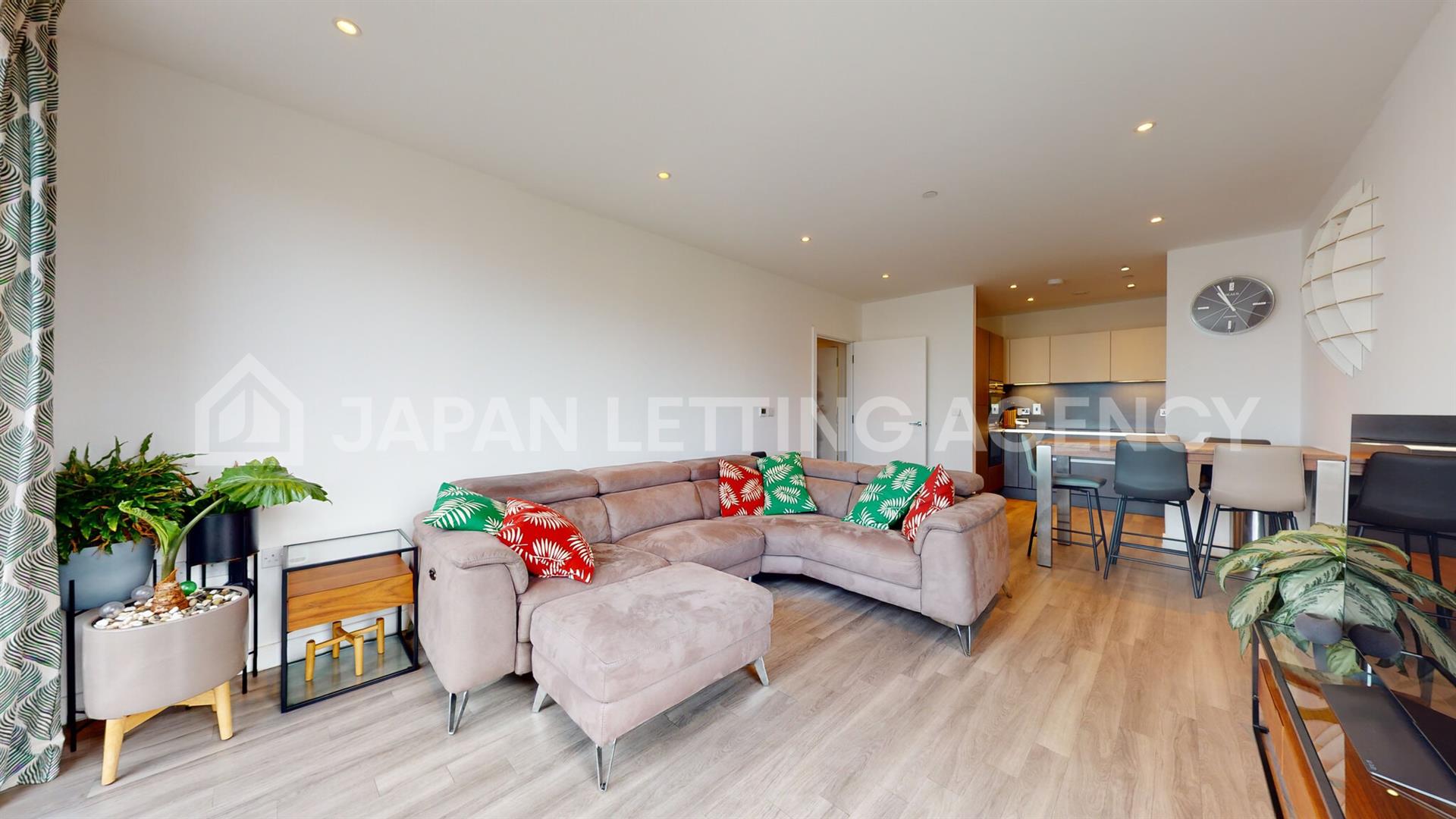 Flat Clandon Close in Greater London