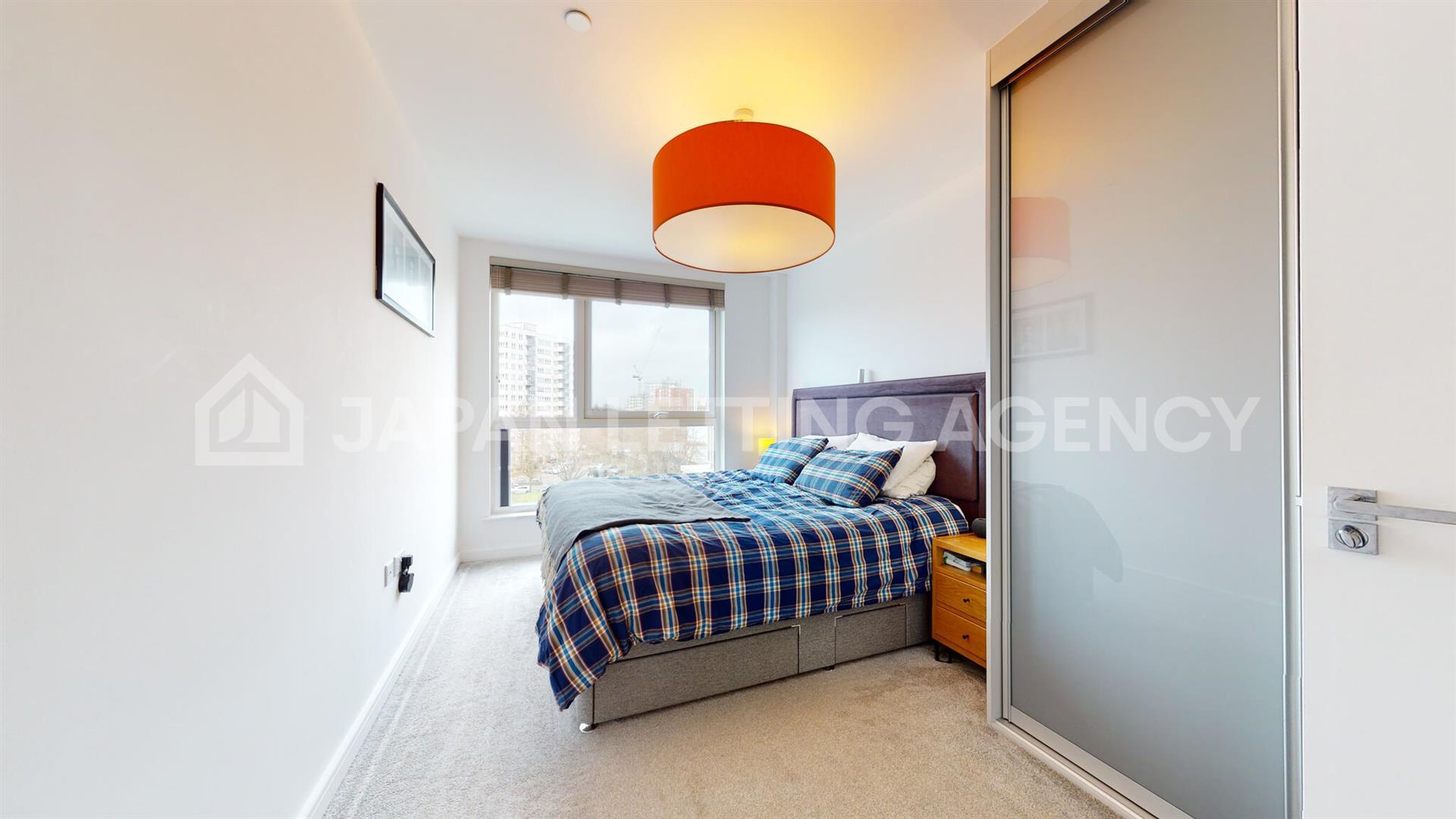 Flat Clandon Close in Greater London