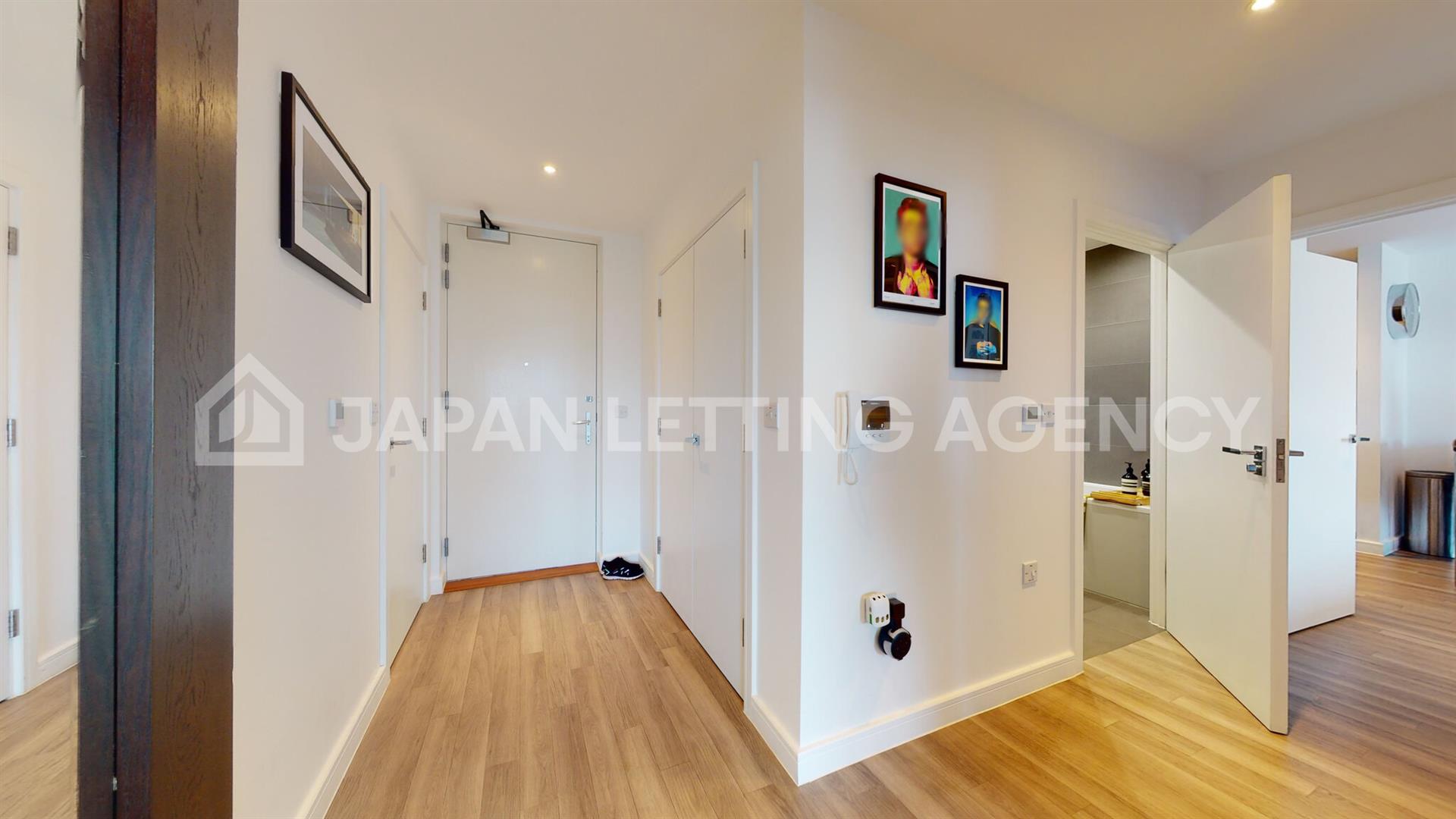 Flat Clandon Close in Greater London