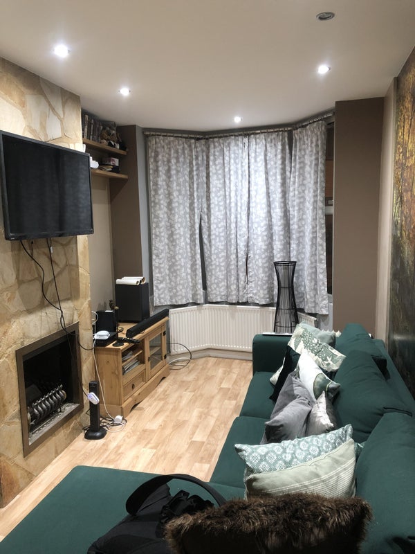 Room Lower Coombe Street in Greater London