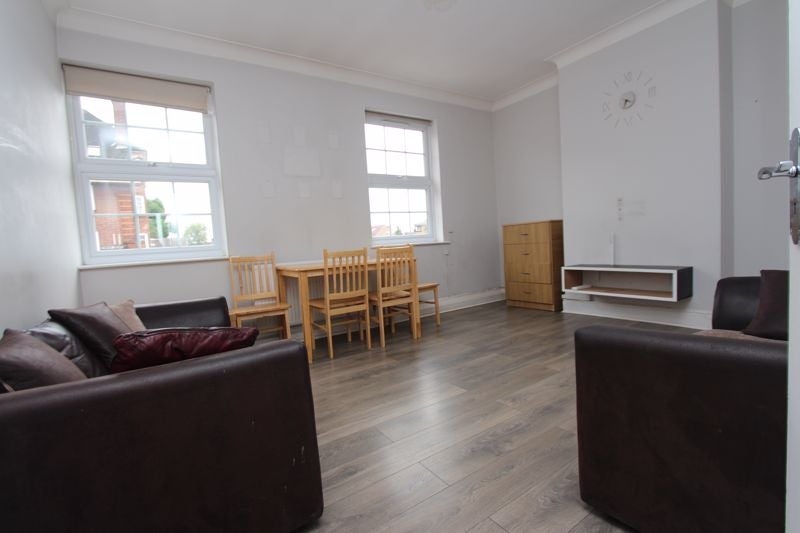 Flat Lordship Lane in Greater London