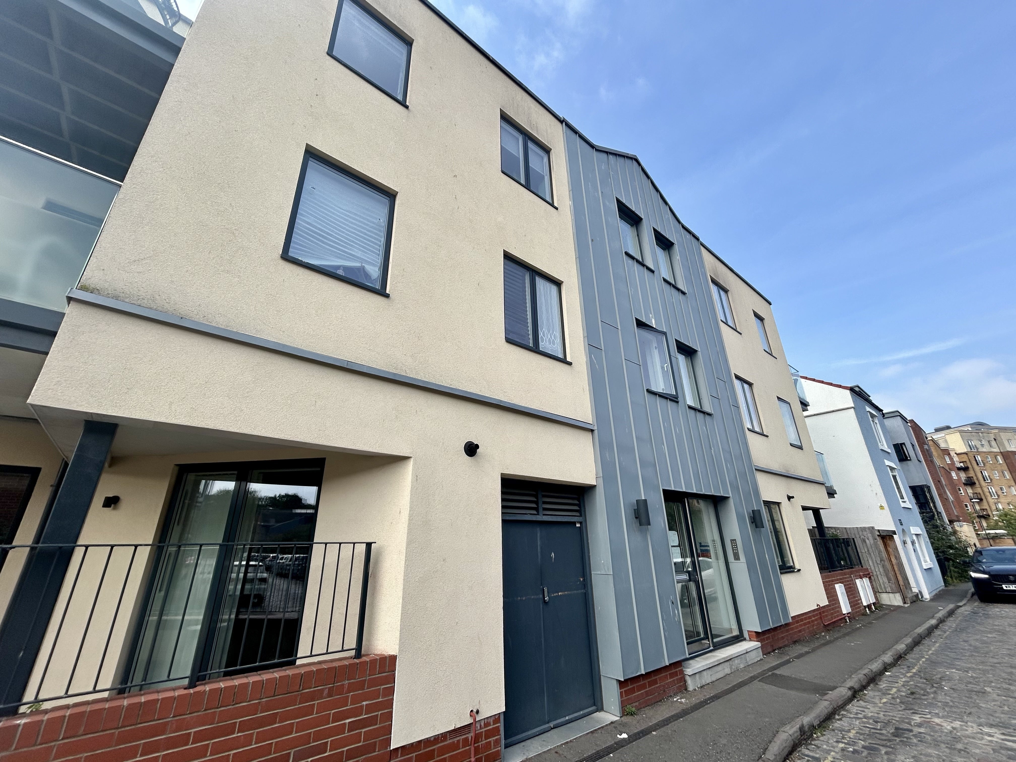 Flat Stillhouse Lane in Bristol