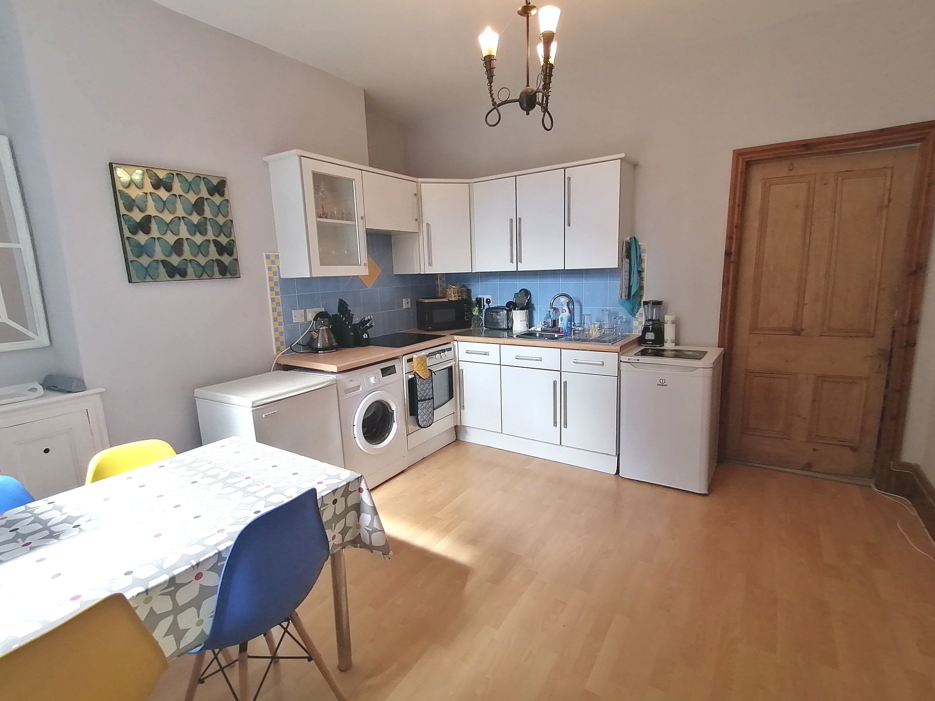 Flat Eaton Crescent in Swansea