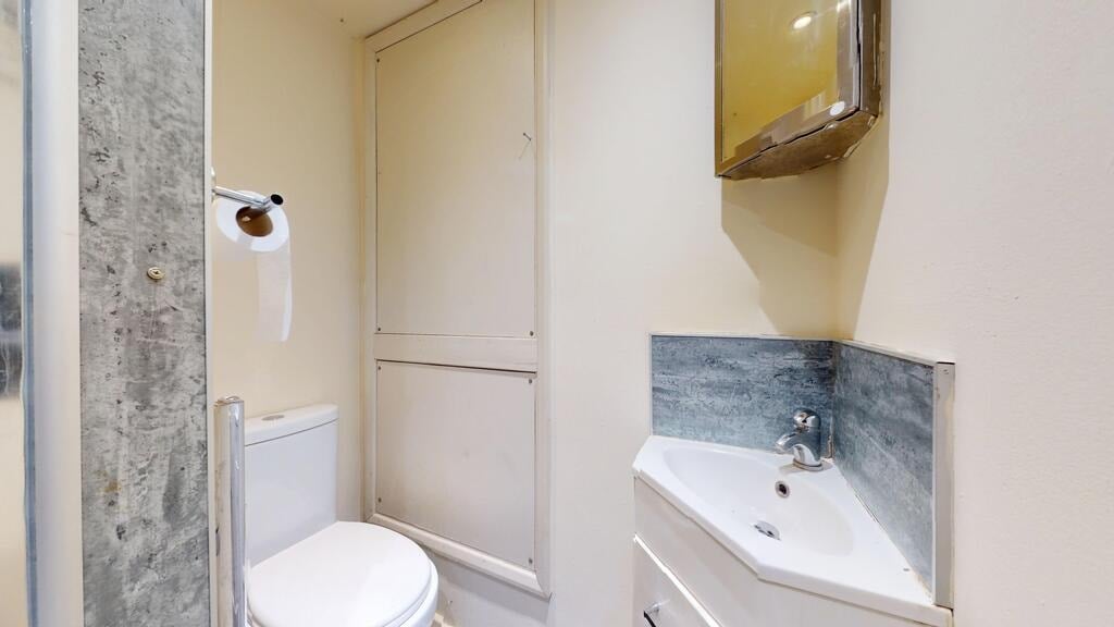 Flat Ash Grove in Greater London
