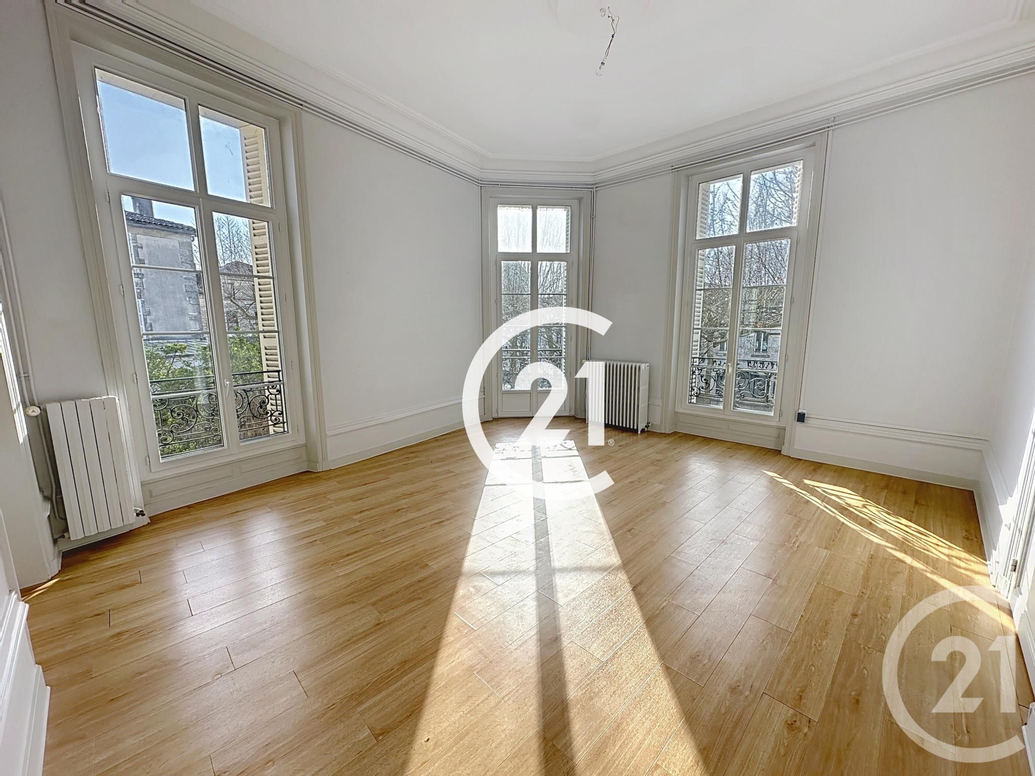 Appartement Place François 1er à Cognac