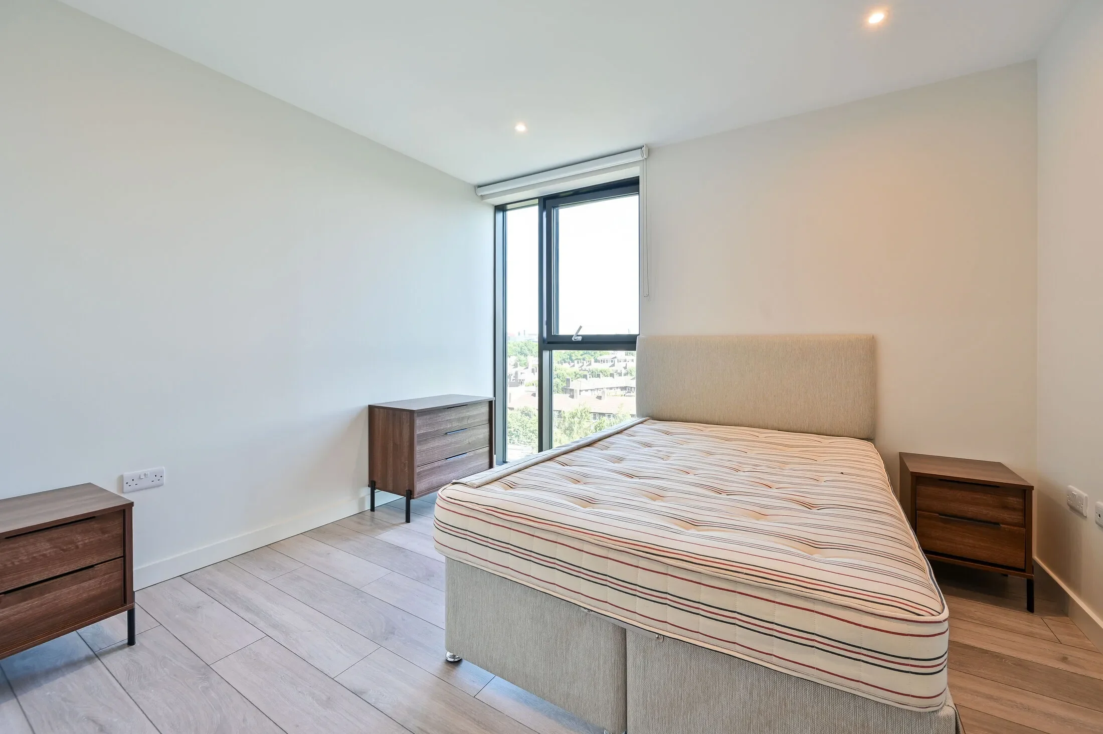 Flat New Lion Way in Greater London