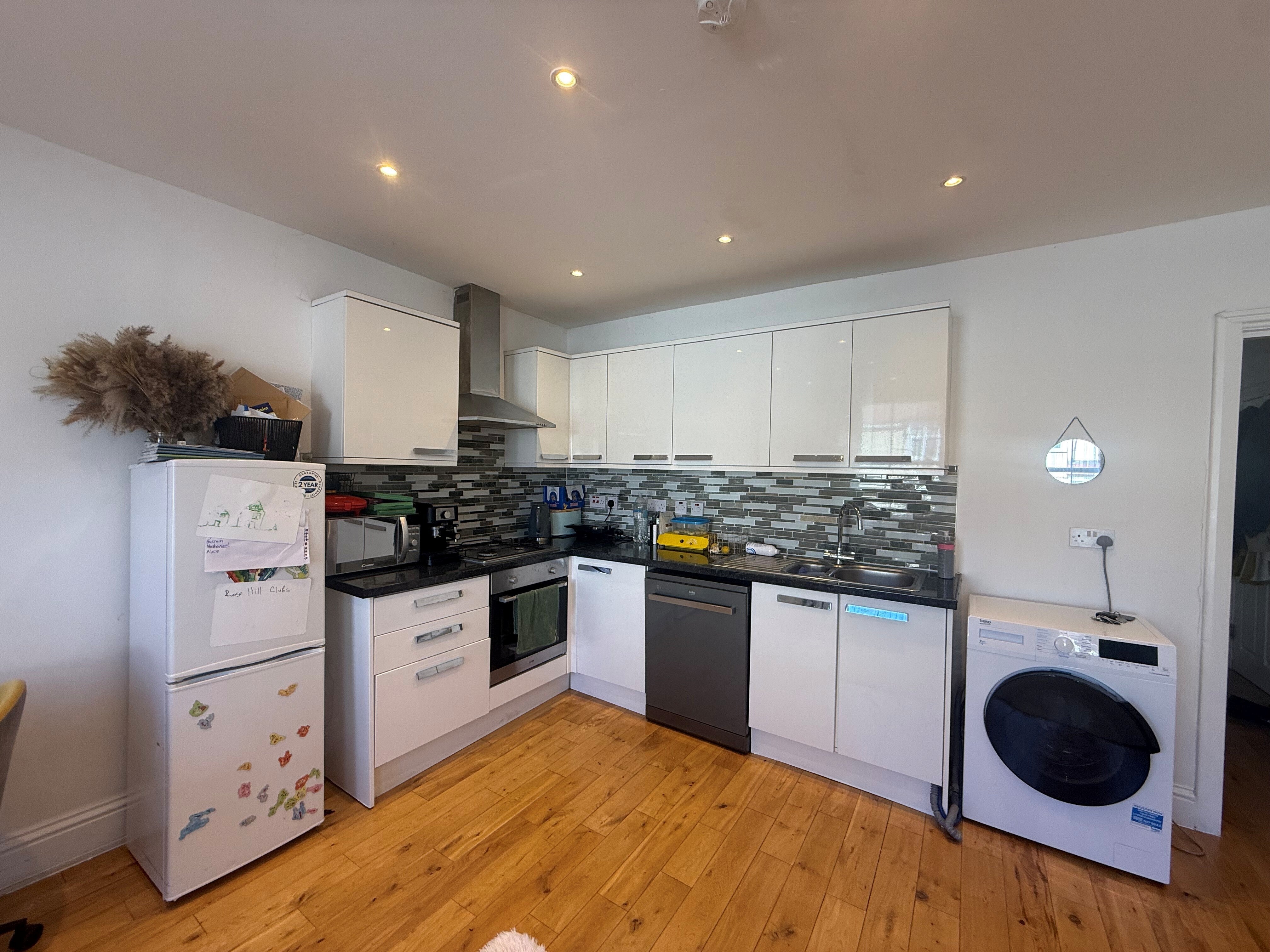 Flat Albert Road in Greater London