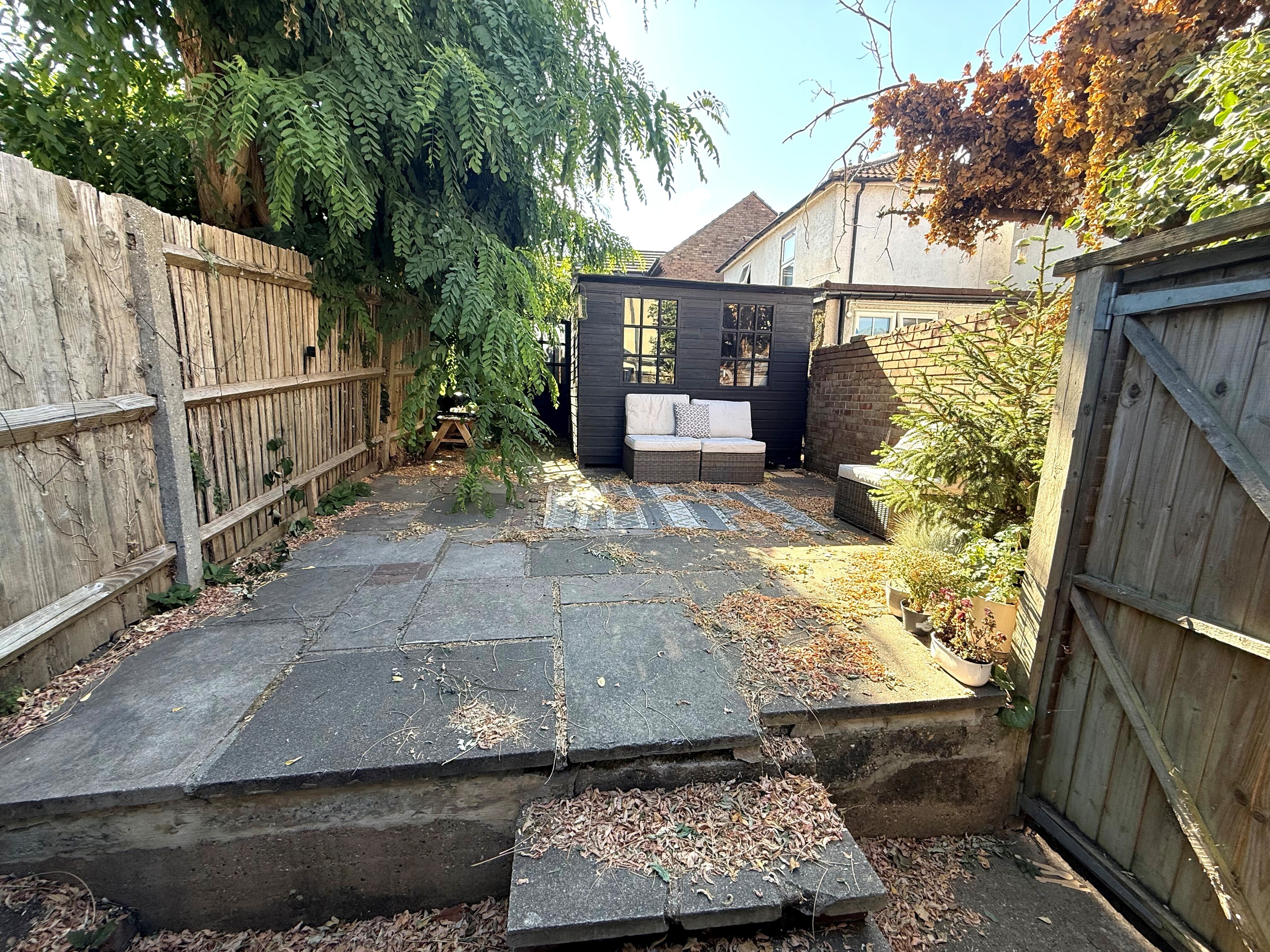 Flat Albert Road in Greater London