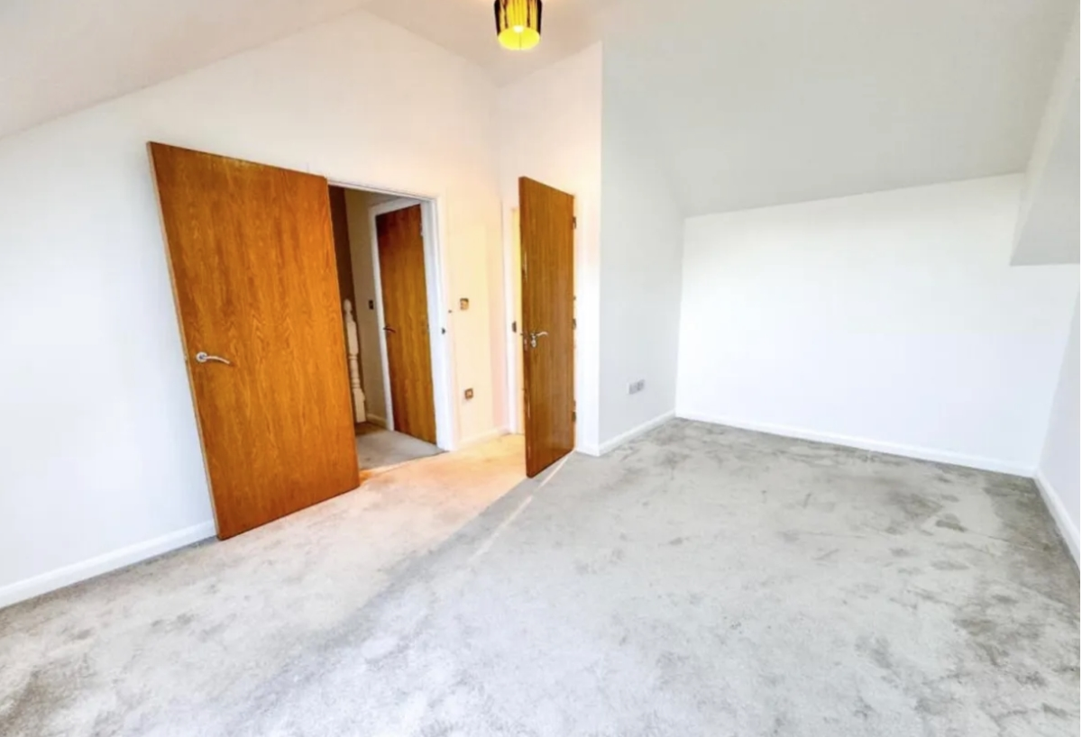 Flat Thomas Street in Greater London