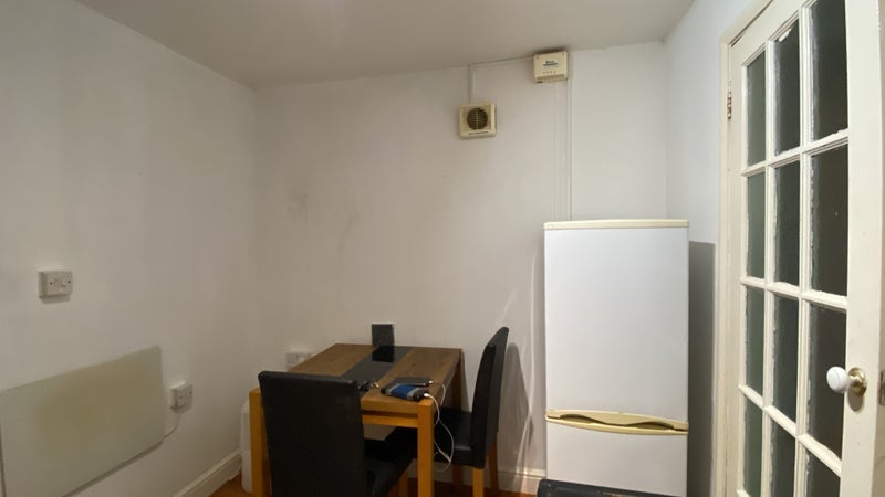 Room Dover Street in Maidstone